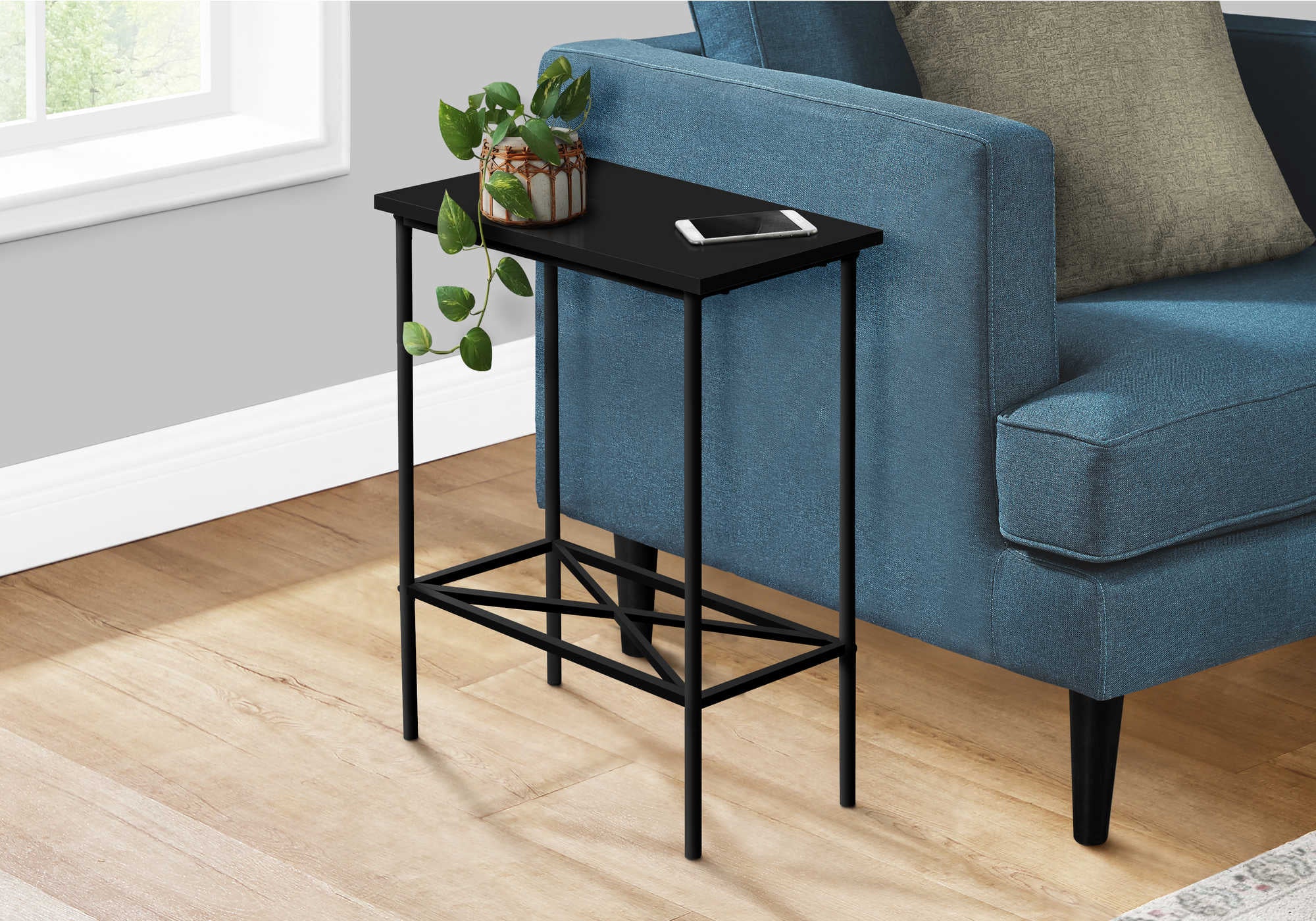 Image of accent table - 24"h / black / black metal  i 2078.