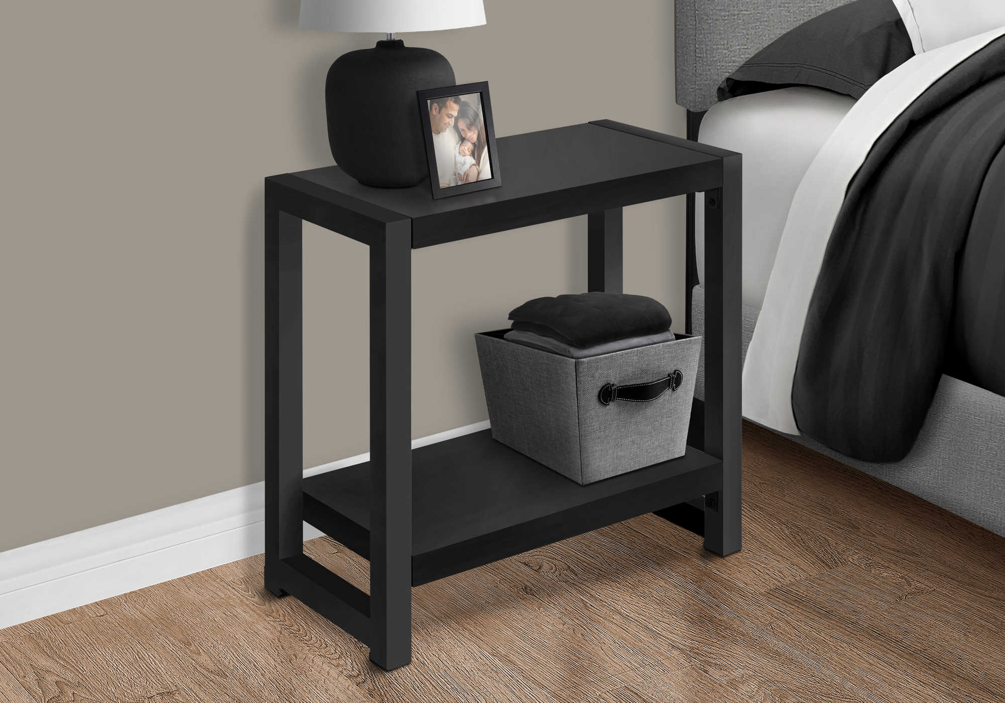 TABLE DE CHEVET - 22"H / NOIR / METAL NOIR – I 2081.