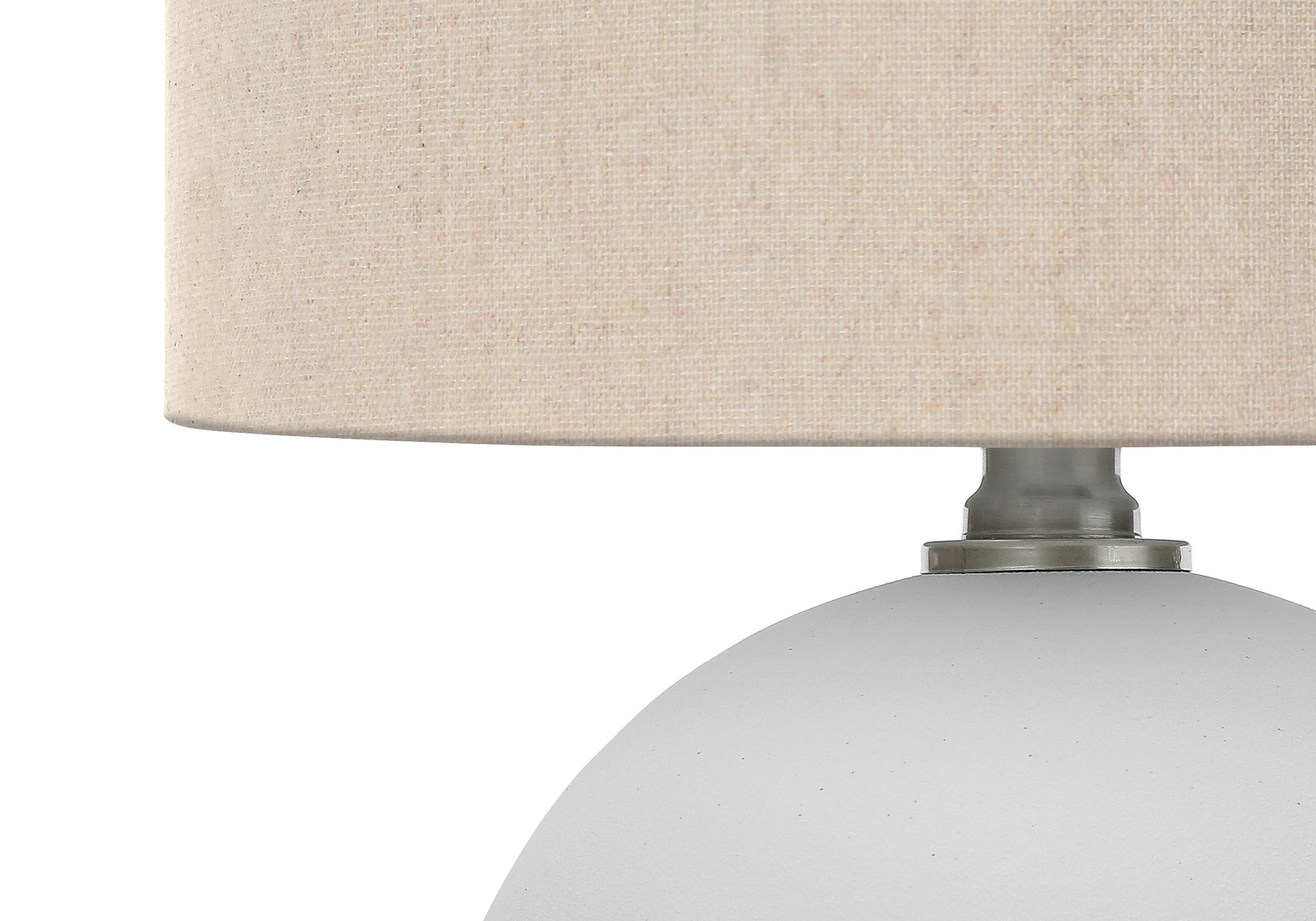 LUMINAIRE - 16"H LAMPE DE TABLE CREME CERAMIQUE / BEIGE – I 9632.