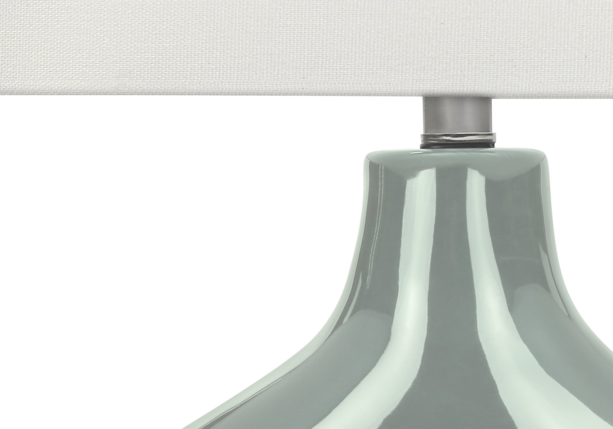 LUMINAIRE - 25"H LAMPE DE TABLE VERT CERAMIQUE / IVOIRE – I 9664.