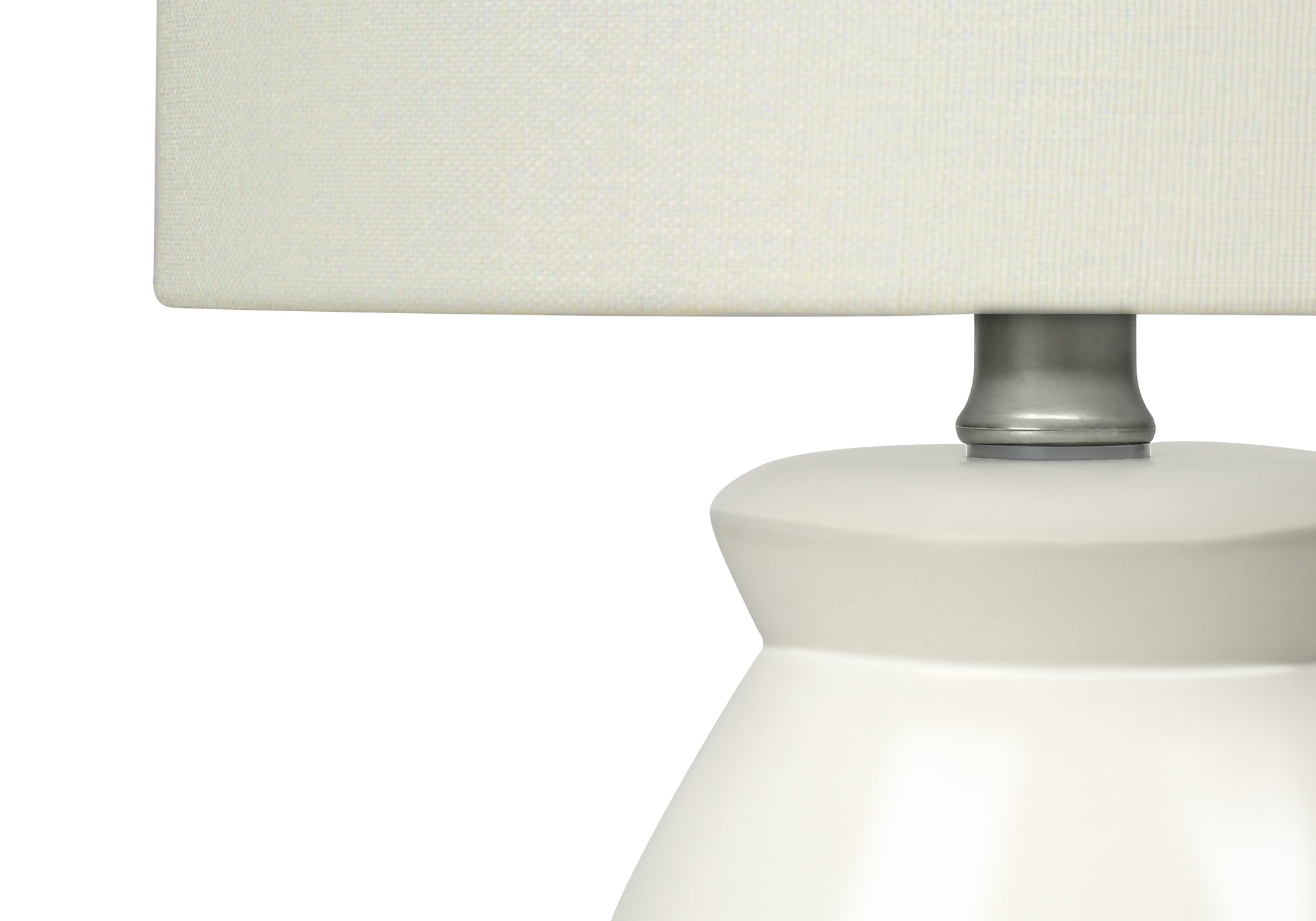 LUMINAIRE - 17"H LAMPE DE TABLE CREME CERAMIQUE / IVOIRE – I 9740.