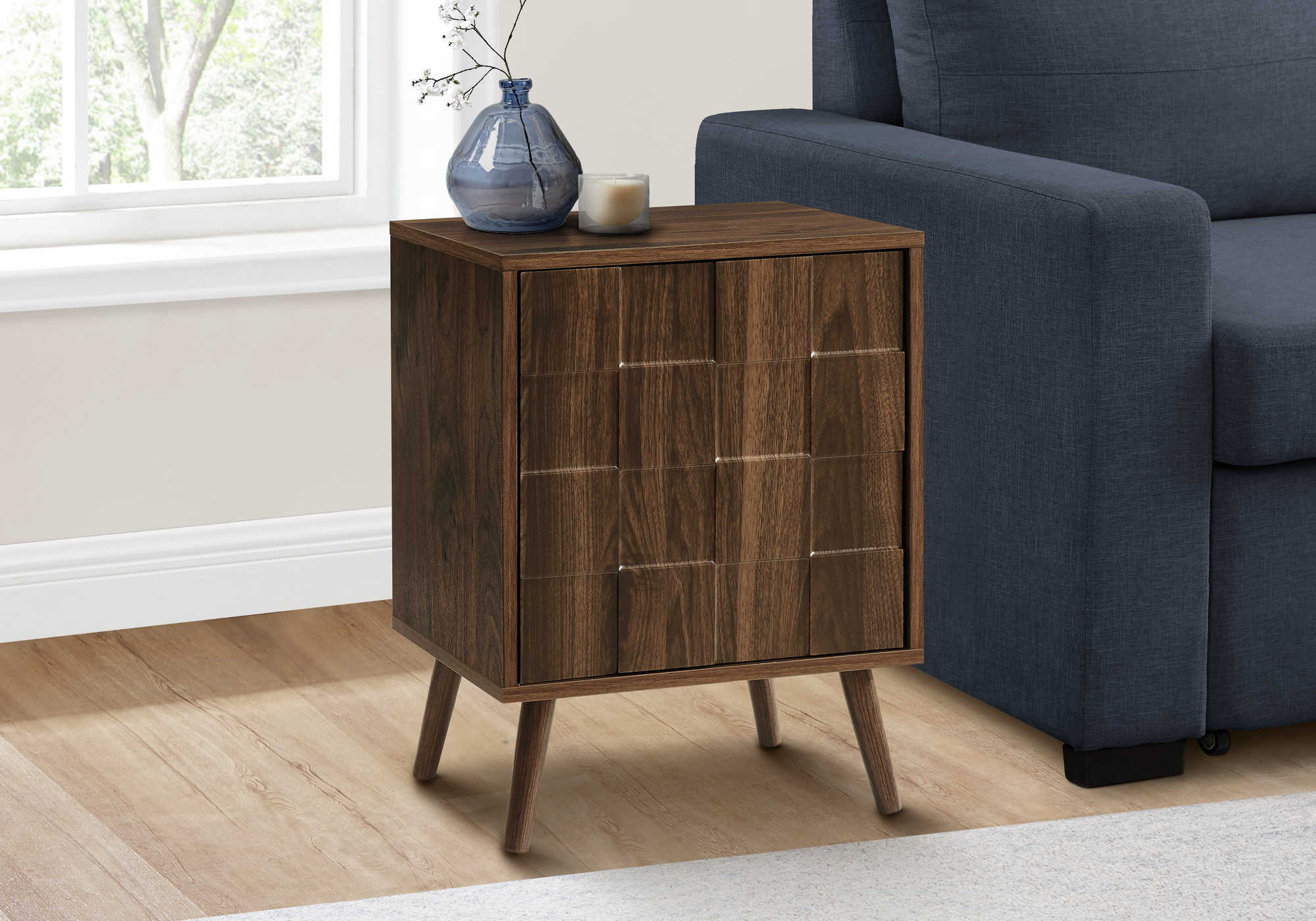 TABLE D'APPOINT - 23"H / NOYER FONCE – I 2788