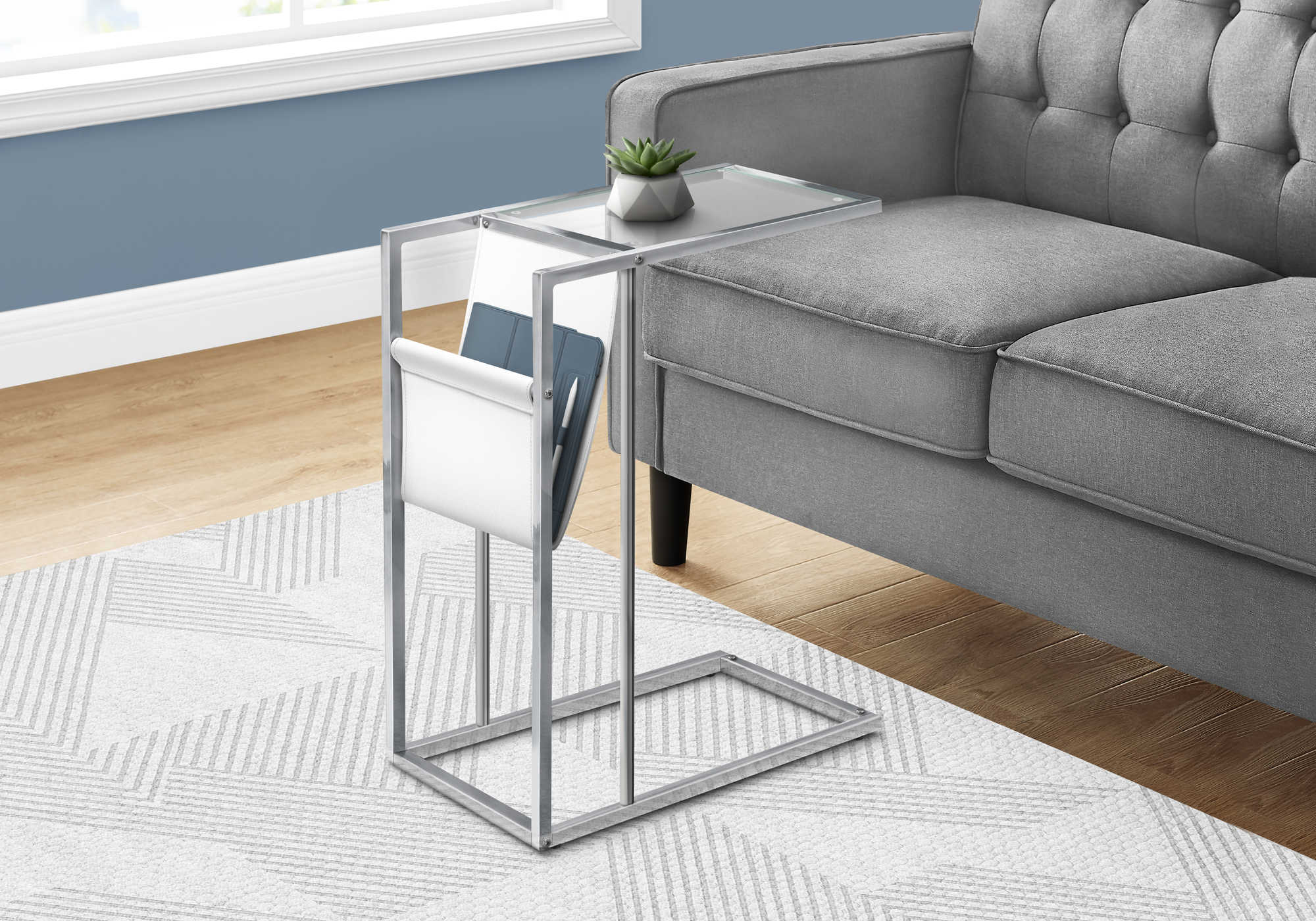 TABLE DE CHEVET - BLANC / CHROME AVEC SUPPORT MAGAZINE – I 3034.