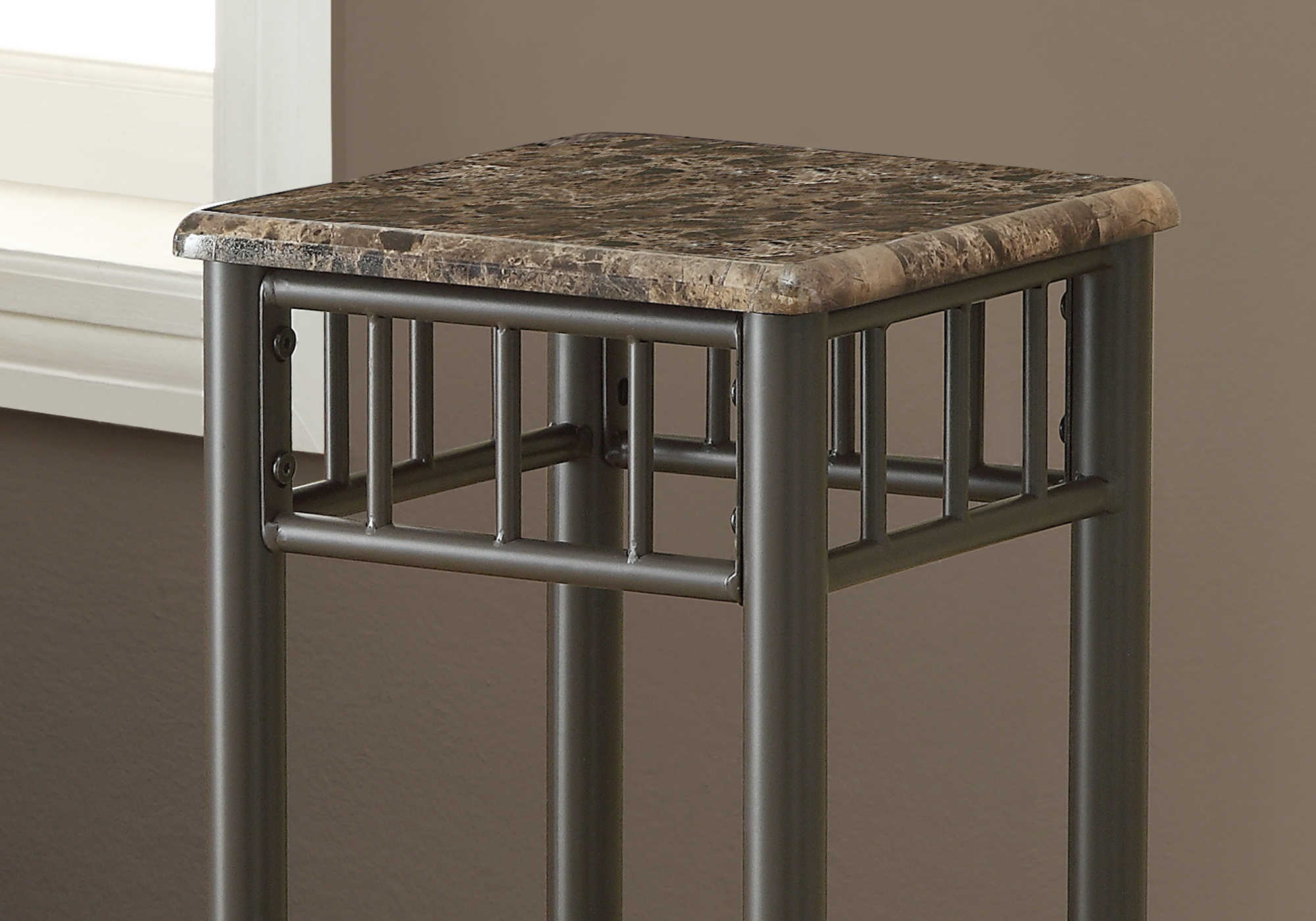 TABLE DE CHEVET - MARBRE ESPRESSO / METAL BRONZE – I 3044.