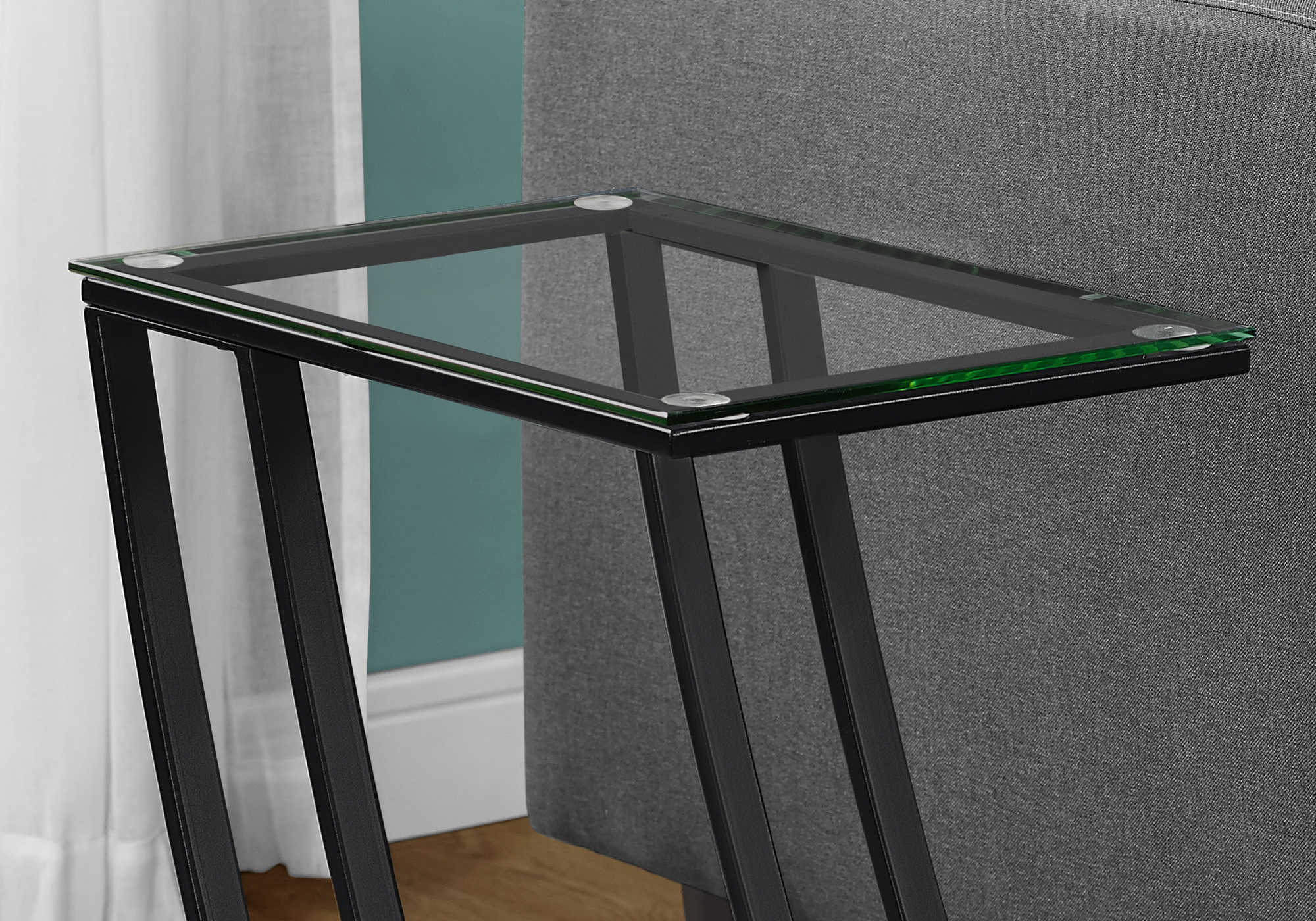 TABLE DE CHEVET - METAL NOIR AVEC VERRE TREMPE – I 3089.