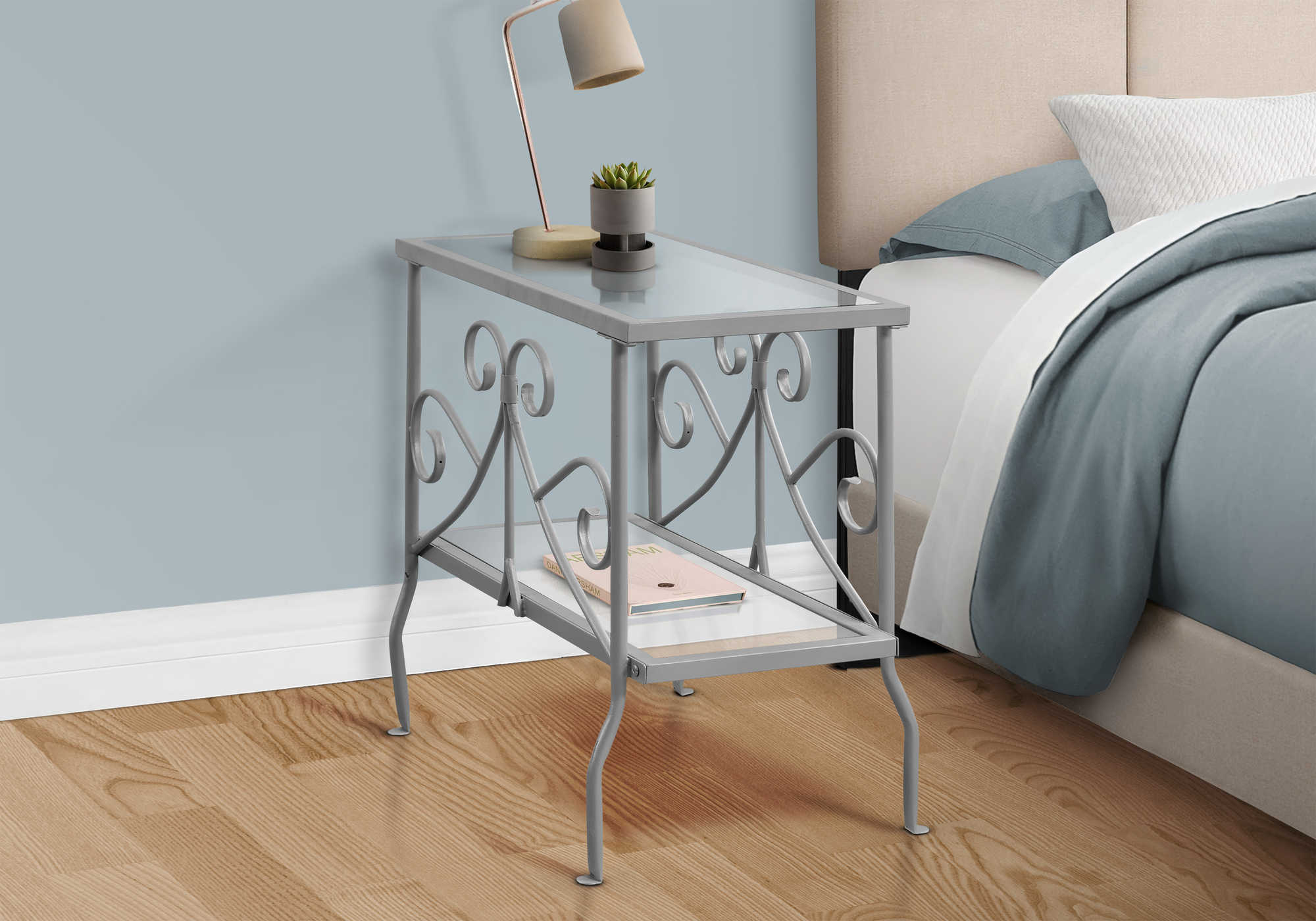 TABLE D'APPOINT - METAL ARGENT AVEC VERRE TREMPE – I 3106