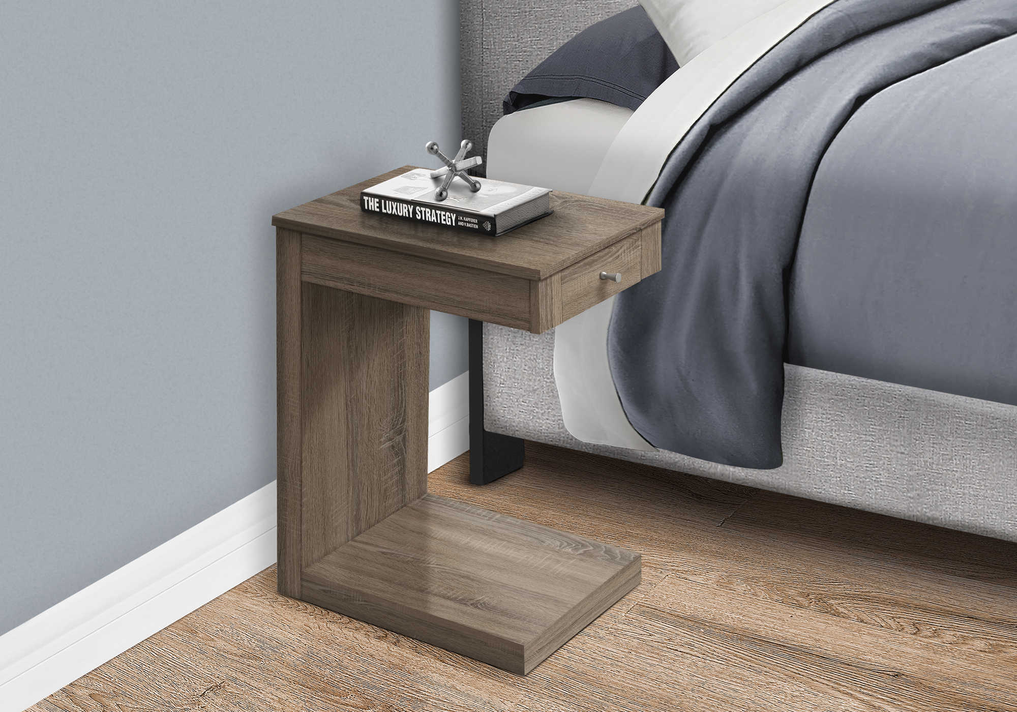 TABLE DE CHEVET - TAUPE FONCE AVEC UN TIROIR – I 3191.