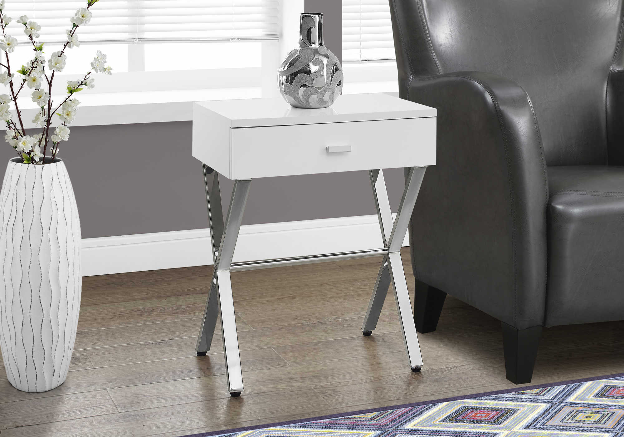 TABLE DE CHEVET - 24"H / BLANC LUSTRE / METAL CHROME – I 3262.