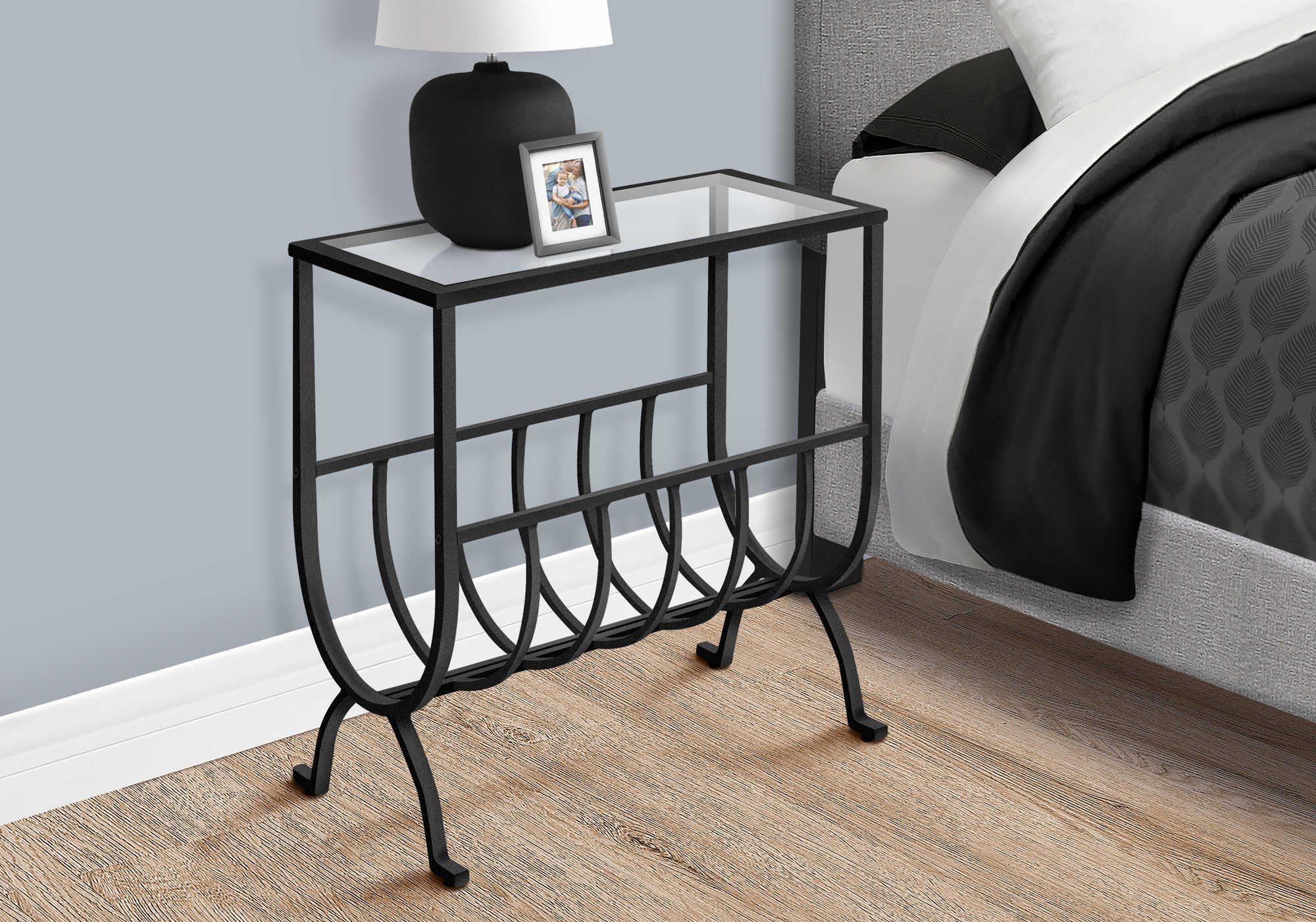 TABLE DE CHEVET - METAL NOIR AVEC VERRE TREMPE – I 3308.