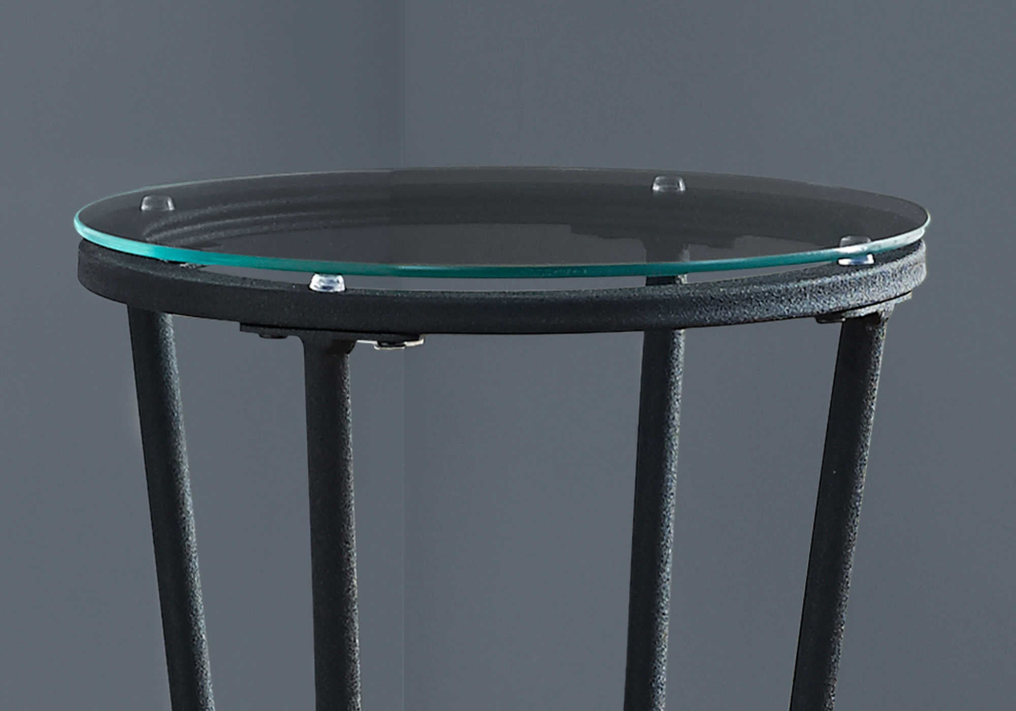 TABLE DE CHEVET - METAL NOIR MARTELE ET VERRE TREMPE – I 3332.