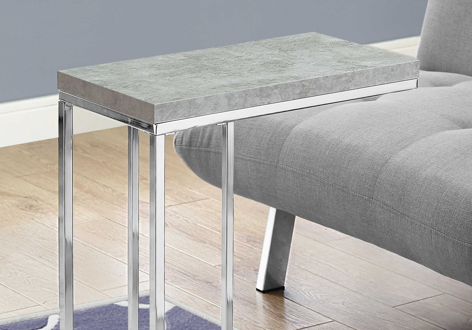TABLE DE CHEVET - GRIS CIMENTE ET METAL CHROME – I 3372.