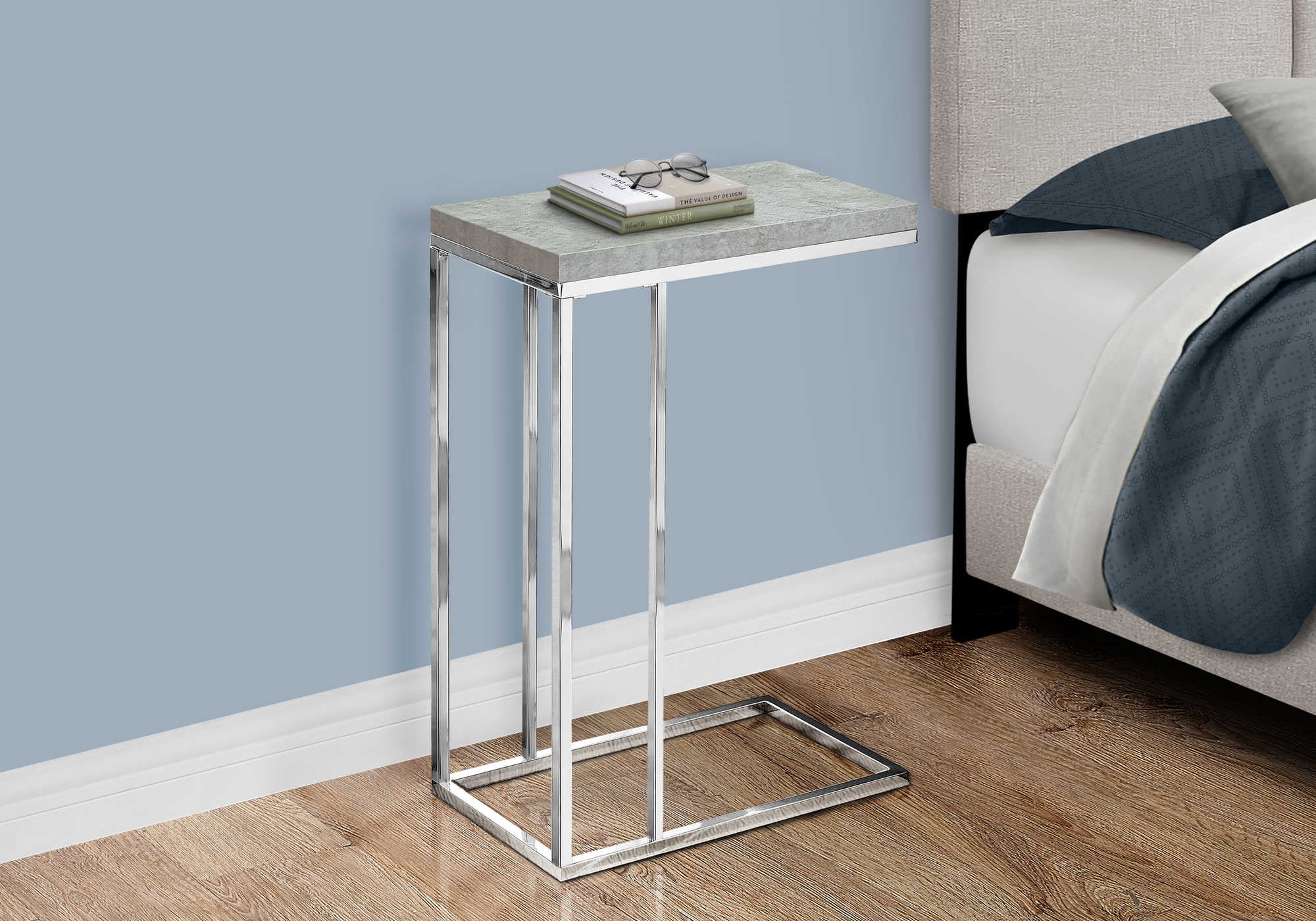 TABLE DE CHEVET - GRIS CIMENTE ET METAL CHROME – I 3372.