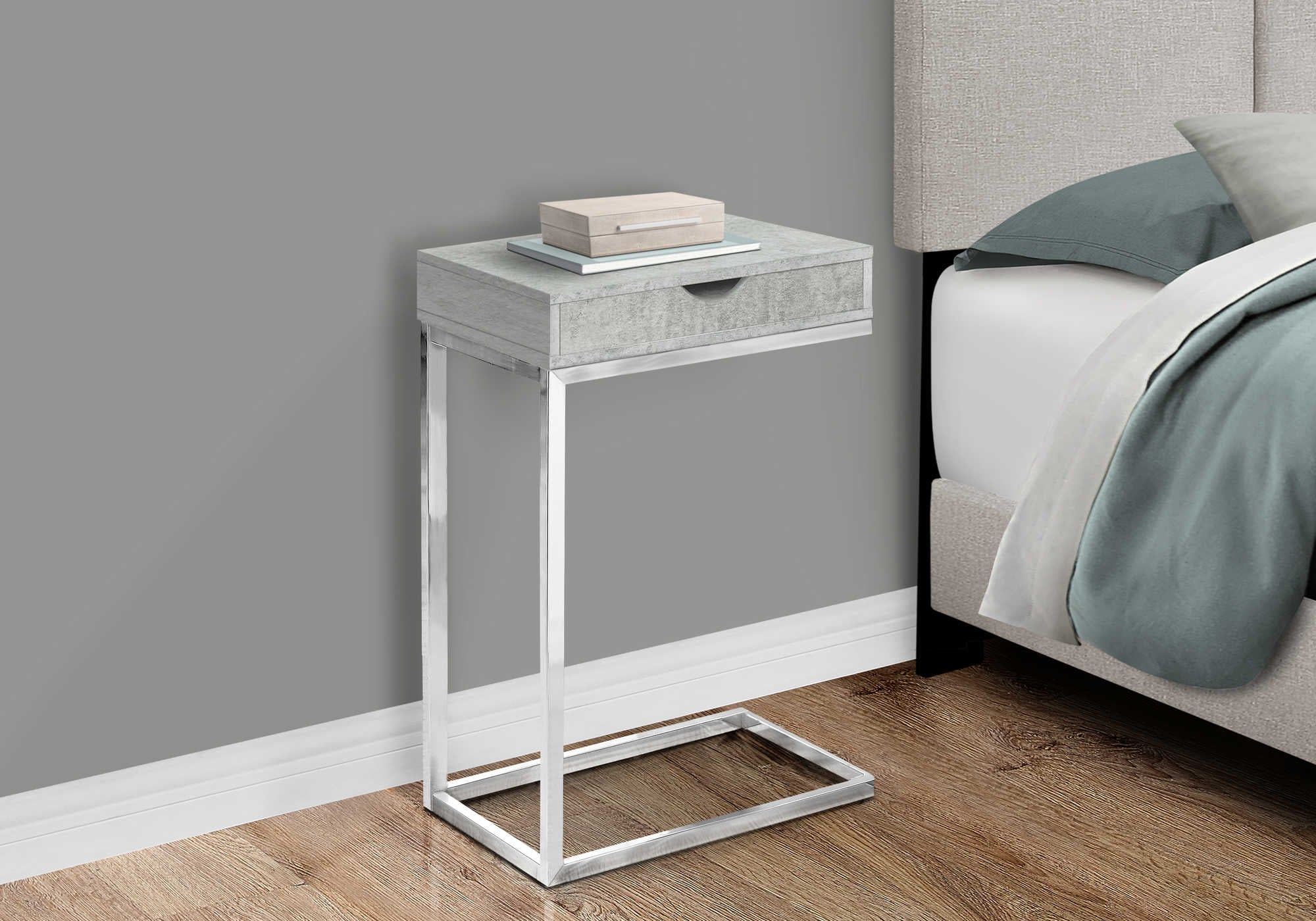 TABLE DE CHEVET - METAL CHROME / GRIS CIMENTE AVEC TIROIR – I 3373.