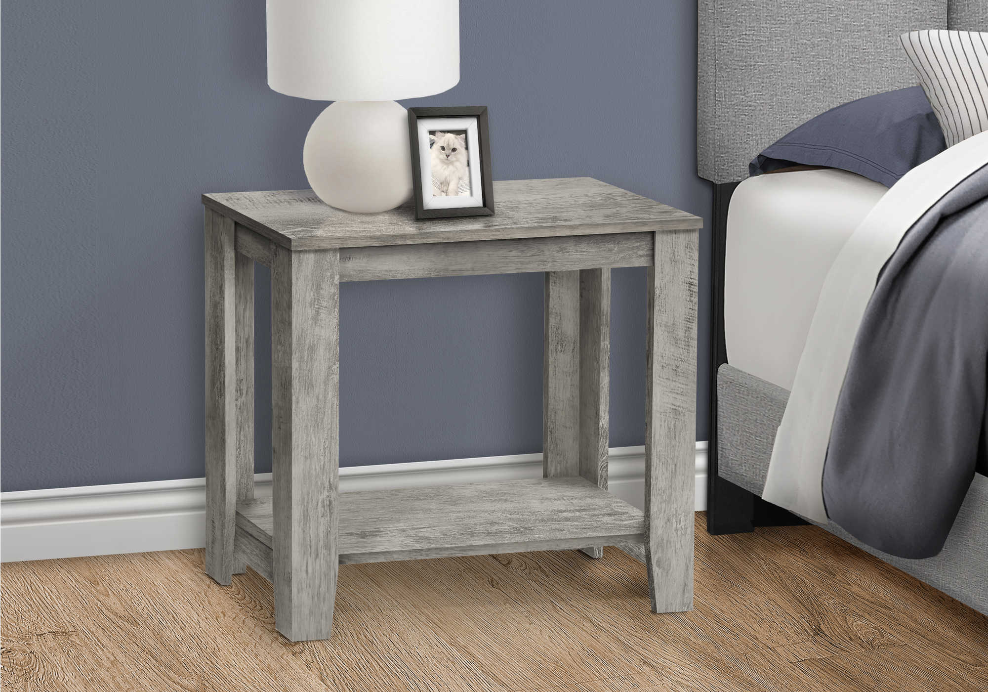 TABLE DE CHEVET - 22"H / GRIS INDUSTRIEL – I 3380.
