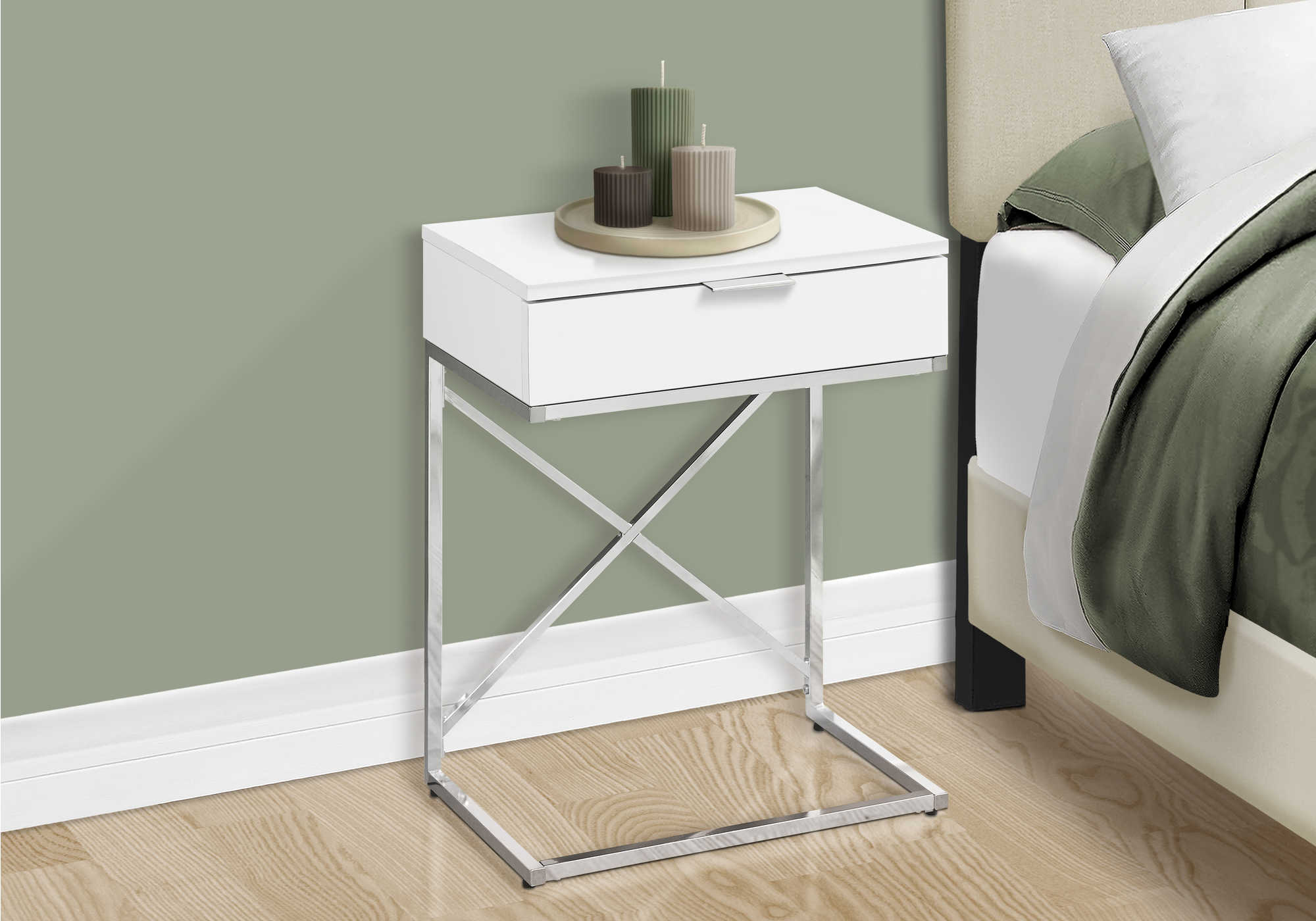 TABLE DE CHEVET - 24"H / BLANC LUSTRE / METAL CHROME – I 3470.