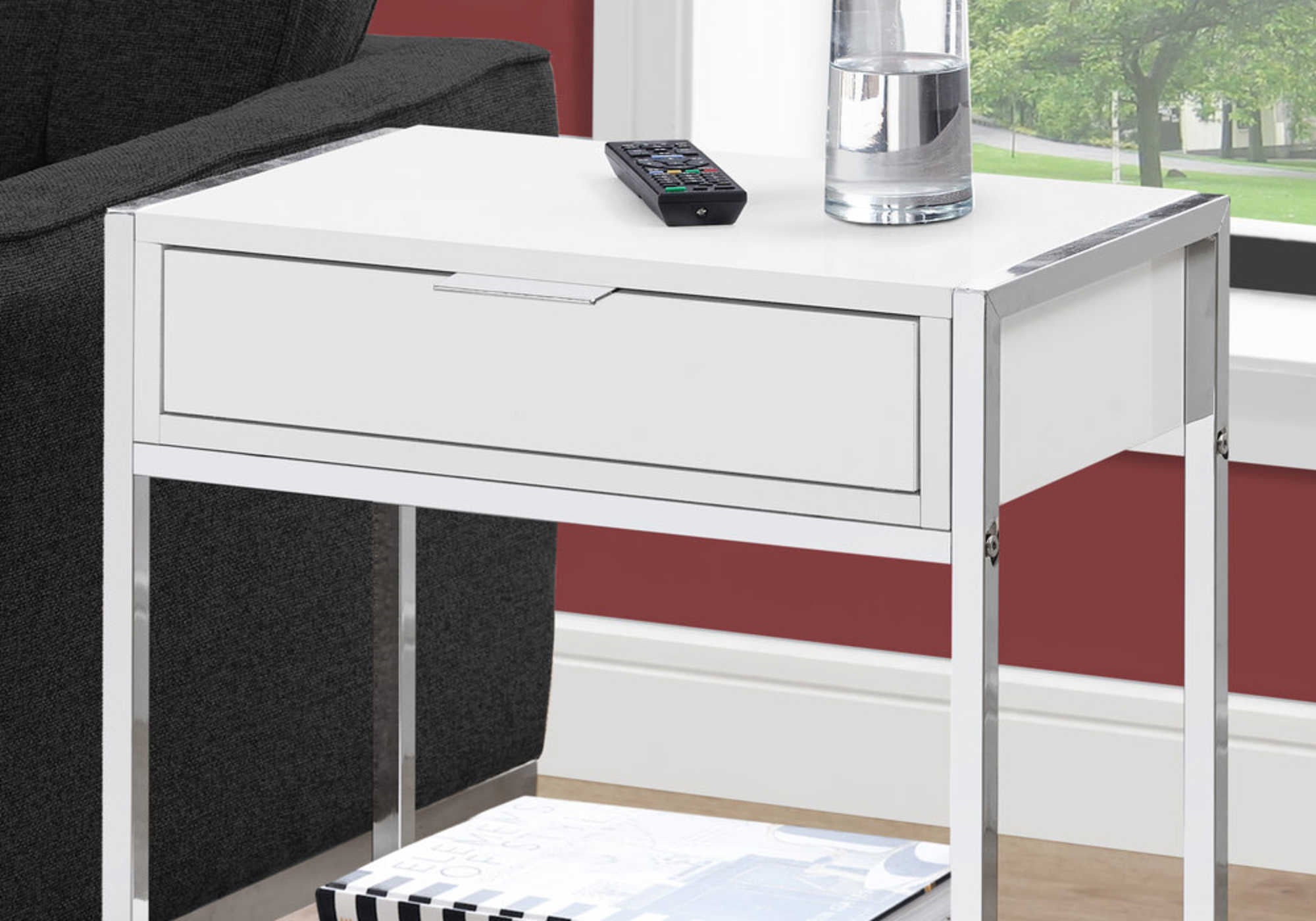 TABLE DE CHEVET - 24"H / BLANC LUSTRE / METAL CHROME – I 3480.