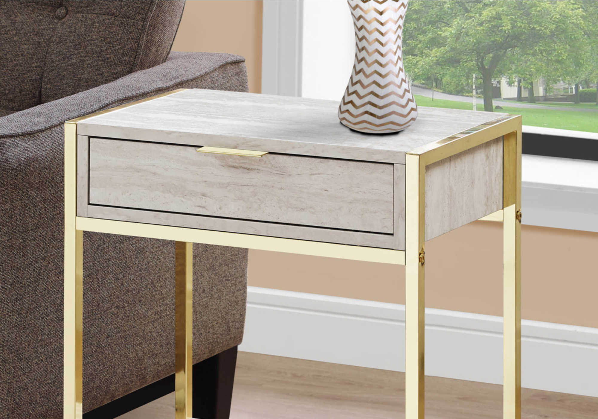 TABLE DE CHEVET - 24"H / MARBRE BEIGE / METAL OR – I 3483.