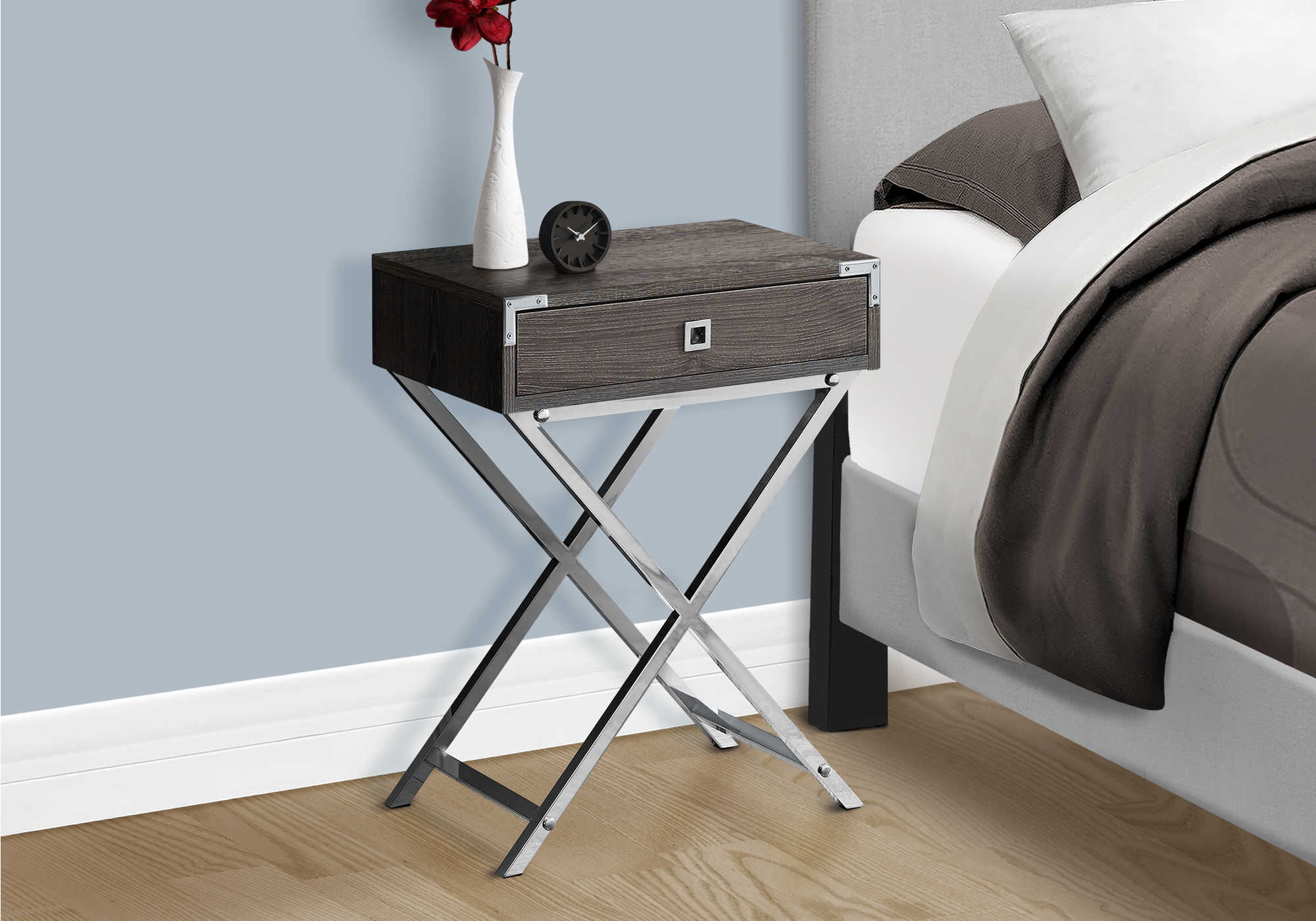 TABLE DE CHEVET - 24"H / TAUPE FONCE / METAL CHROME – I 3555.