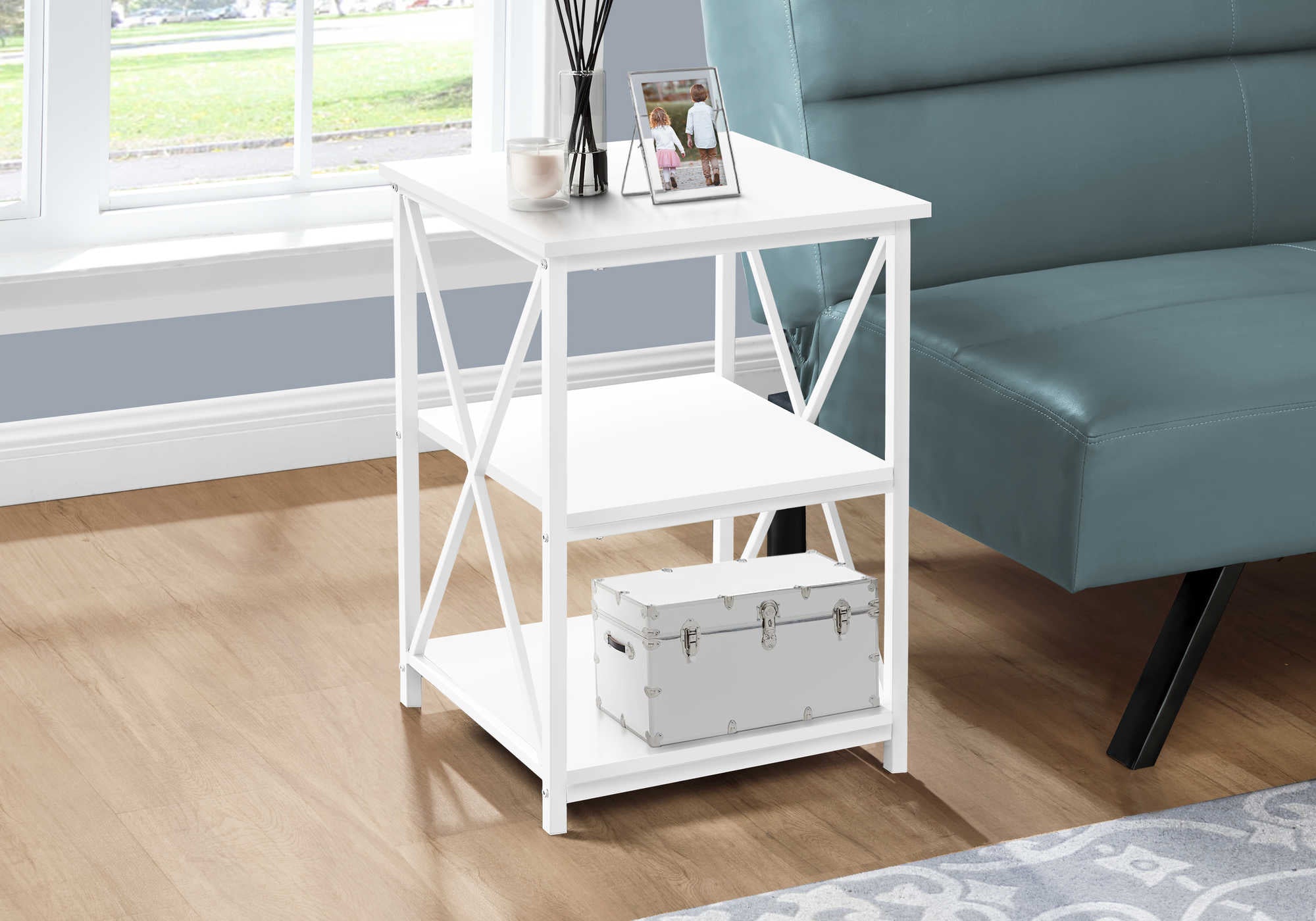 TABLE DE CHEVET - 26"H / BLANC / METAL BLANC – I 3599.