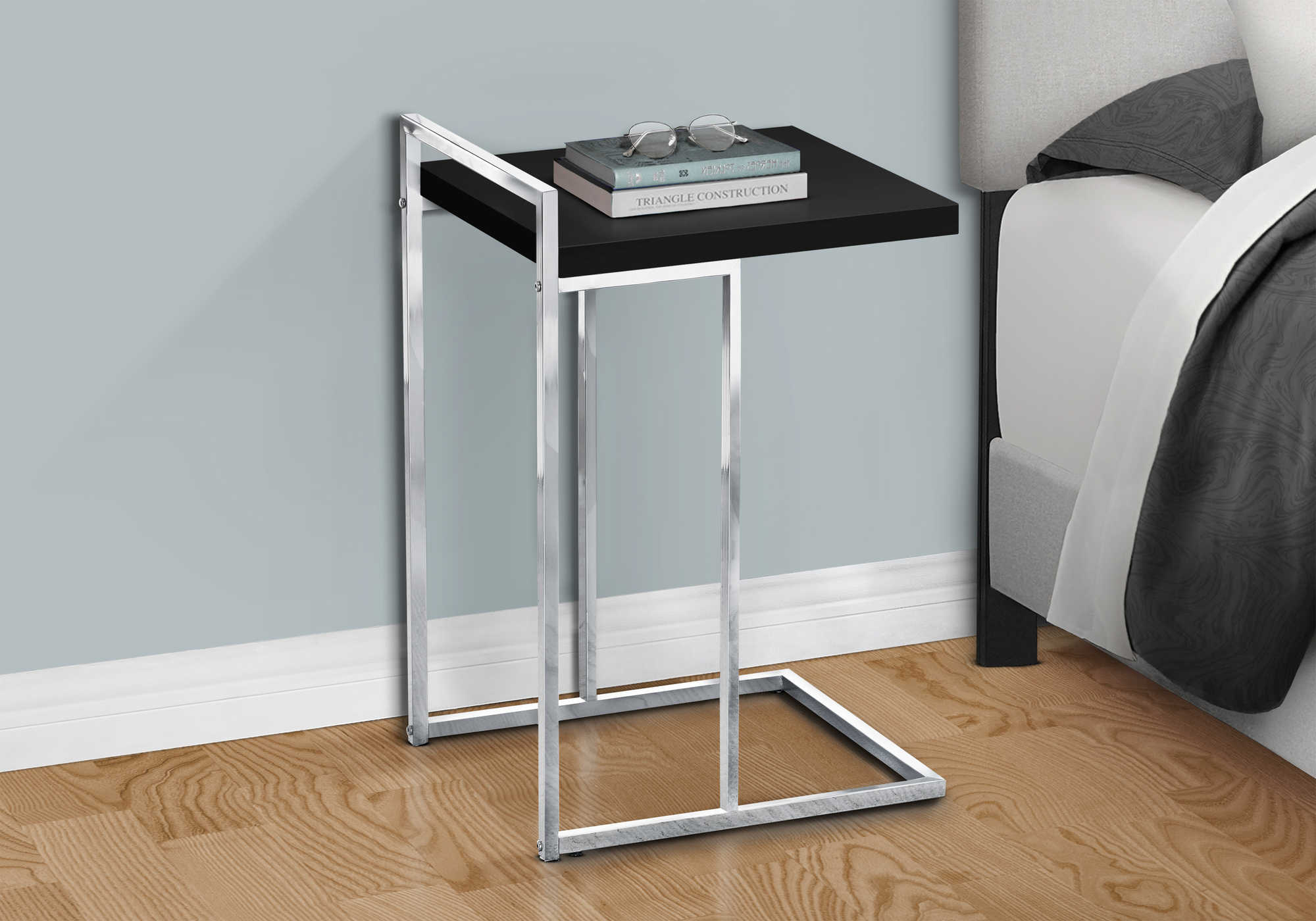 TABLE DE CHEVET - 25"H / NOIR / METAL CHROME – I 3640.