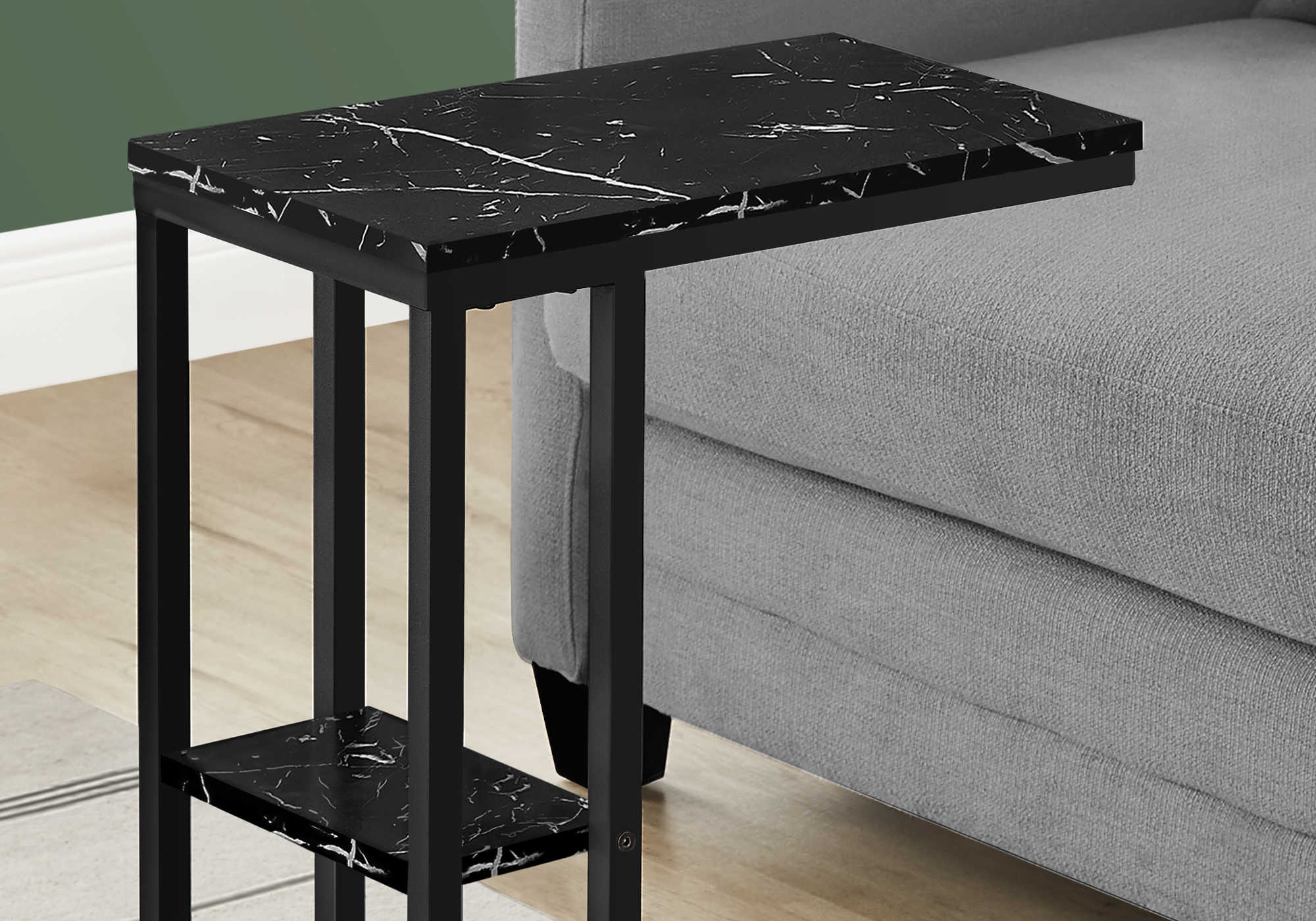 TABLE DE CHEVET - 25"H / MARBRE NOIR / METAL NOIR – I 3674.