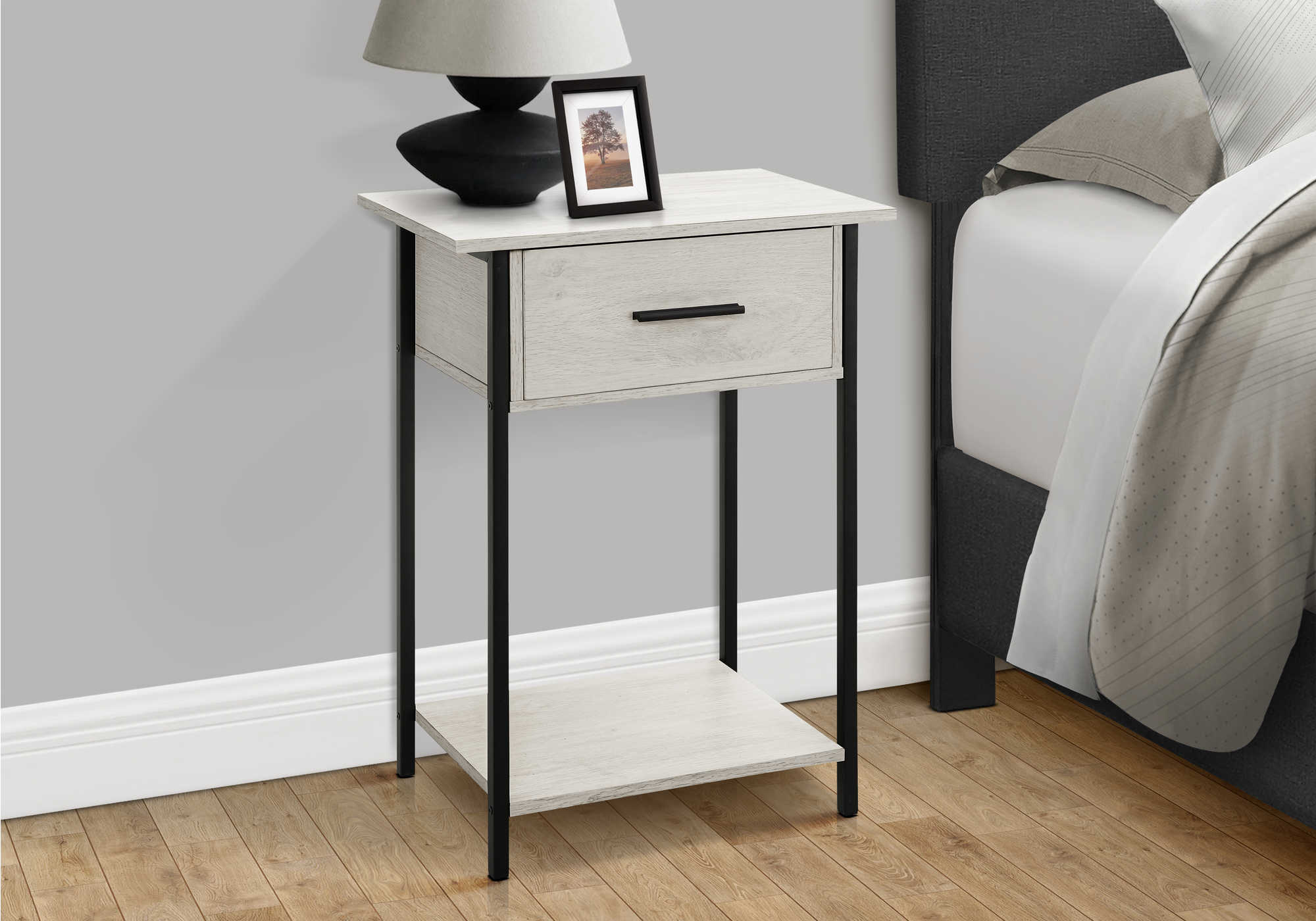 TABLE DE CHEVET - 24"H / CHENE PALE / METAL NOIR – I 3817.