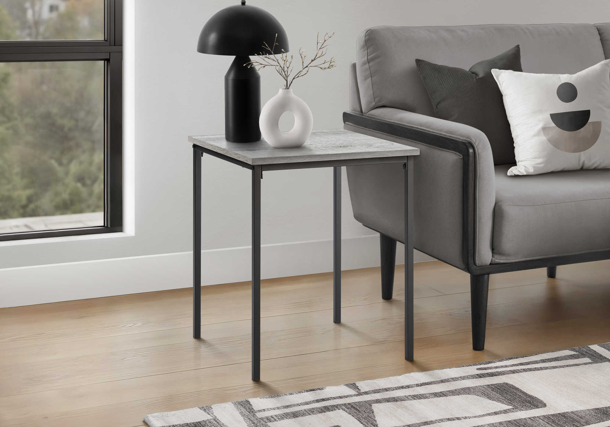 TABLE D'APPOINT - 22"H / GRIS / METAL NOIR – I 3828