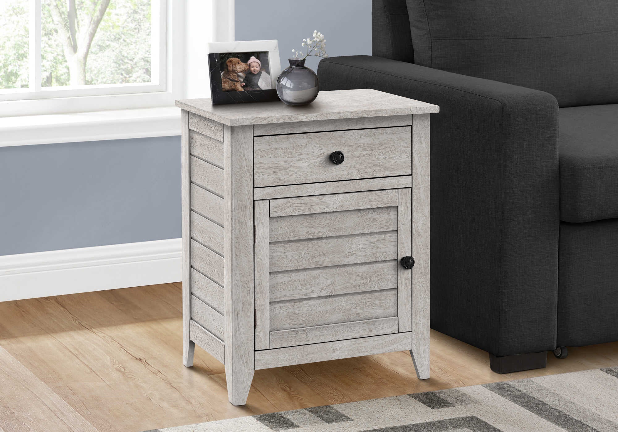 TABLE DE CHEVET - 25"H / TABLE DE BOUT BOIS PLAQUE GRIS – I 3950.