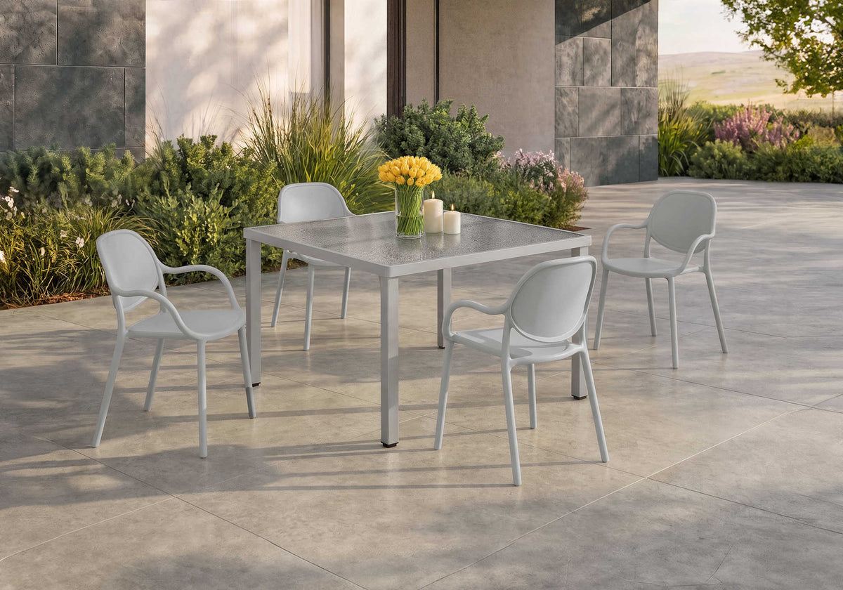 TABLE D’EXTERIEUR - 48" X 48" METAL GRIS AVEC VERRE TREMPE – I 4056