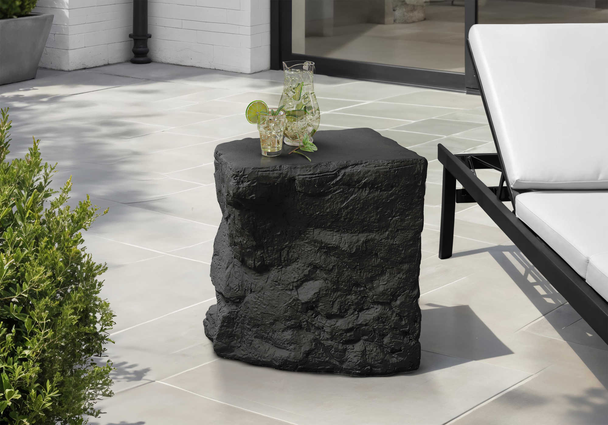 TABLE D'APPOINT - 25"H / INTERIEUR OU EXTERIEUR NOIR – I 4117