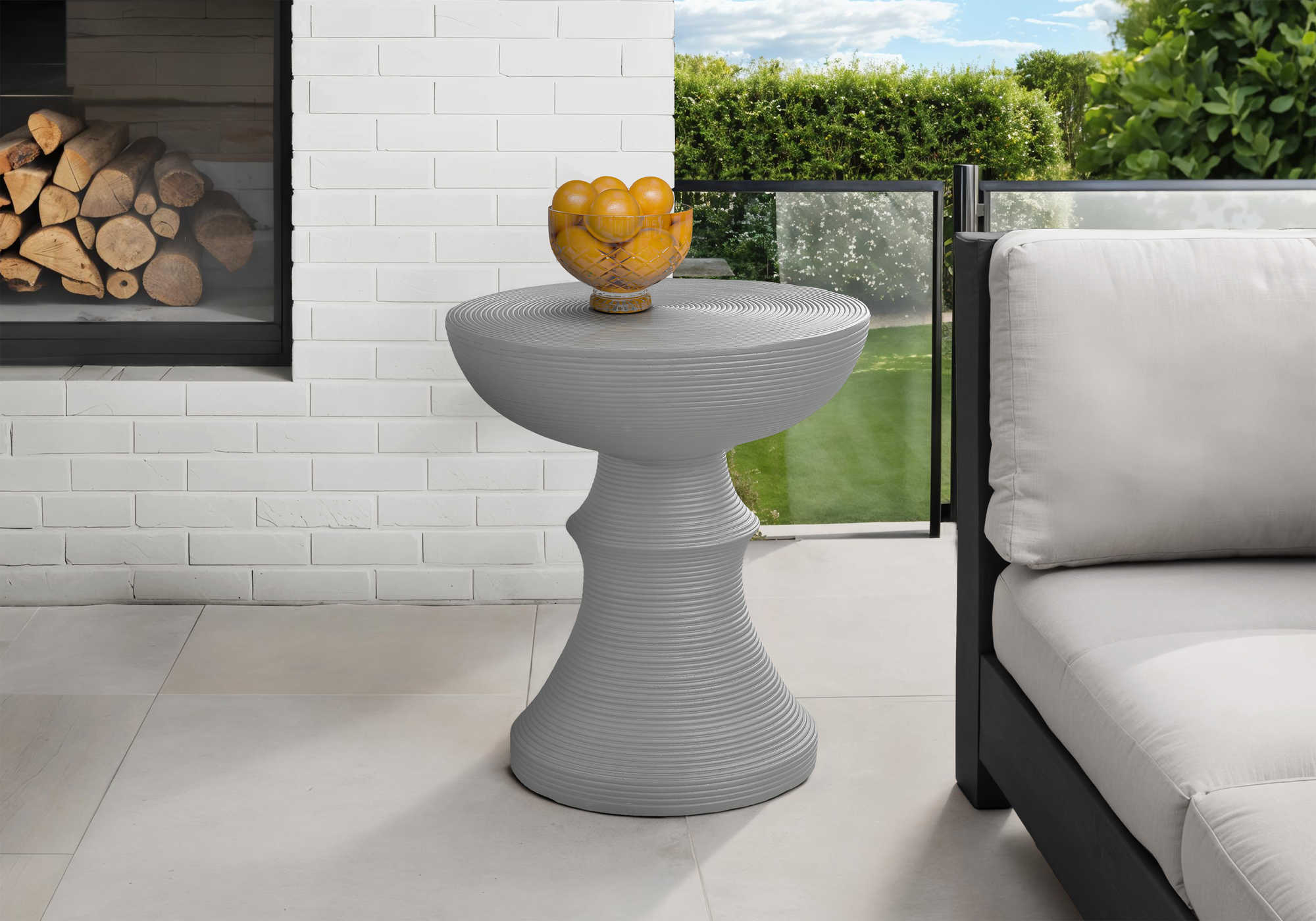 TABLE D'APPOINT - 25"H / INTERIEUR OU EXTERIEUR GRIS – I 4144