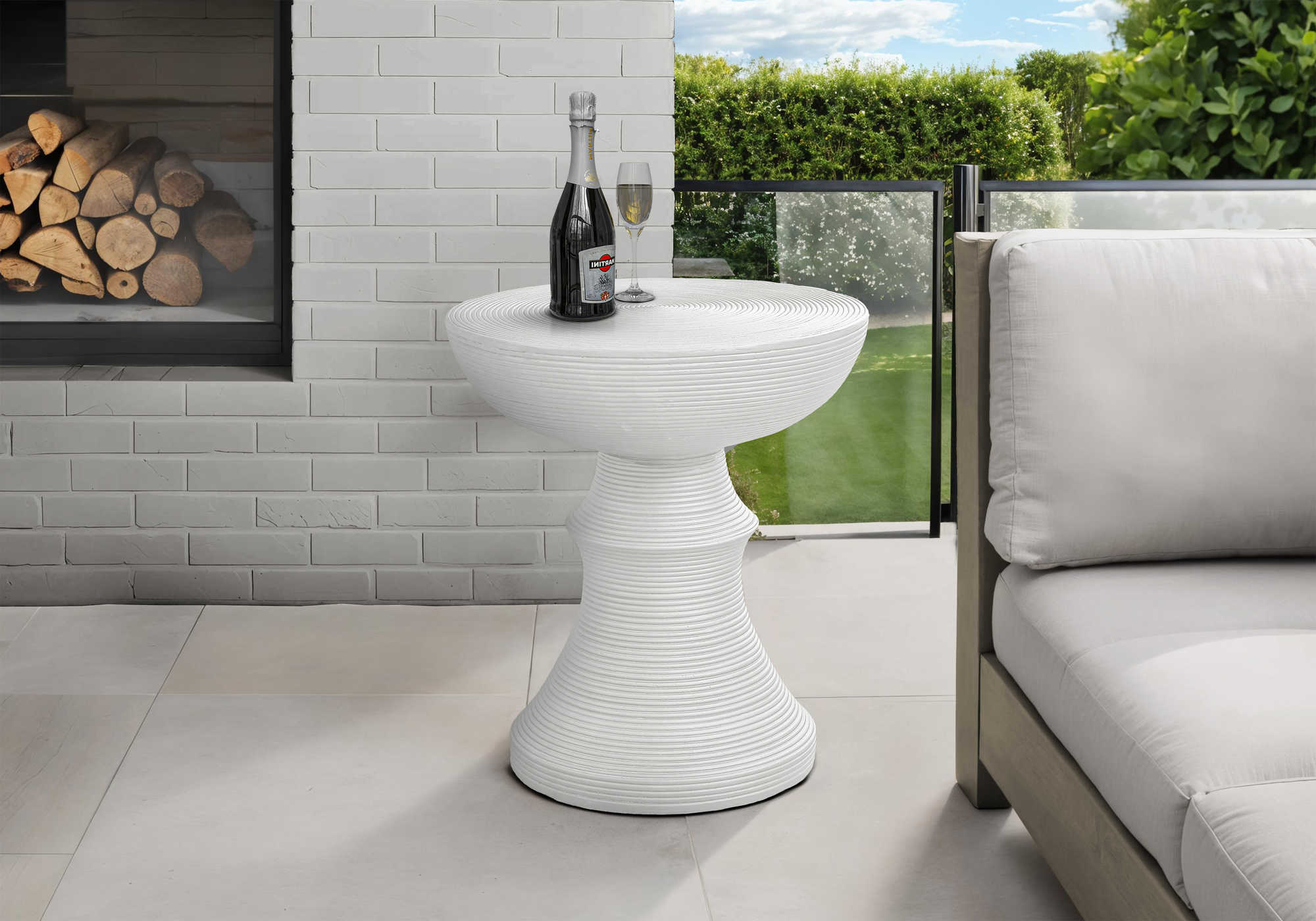 TABLE D'APPOINT - 25"H / INTERIEUR OU EXTERIEUR BLANC – I 4145