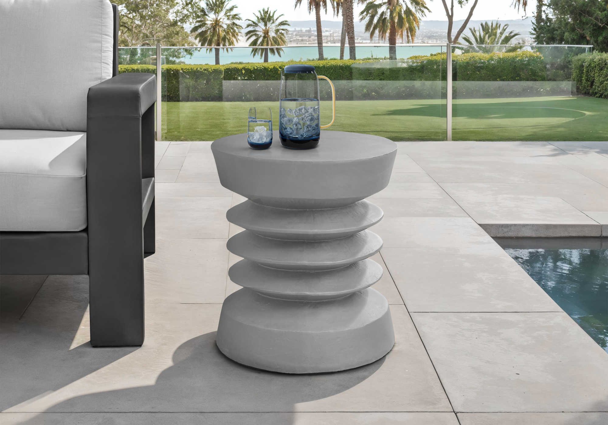 TABLE D'APPOINT - 25"H / INTERIEUR OU EXTERIEUR GRIS – I 4152