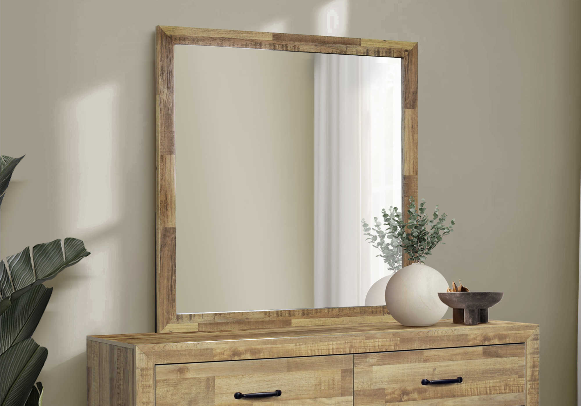 CHAMBRE A COUCHER - MIROIR MURAL / CHENE MOYEN – I 5277