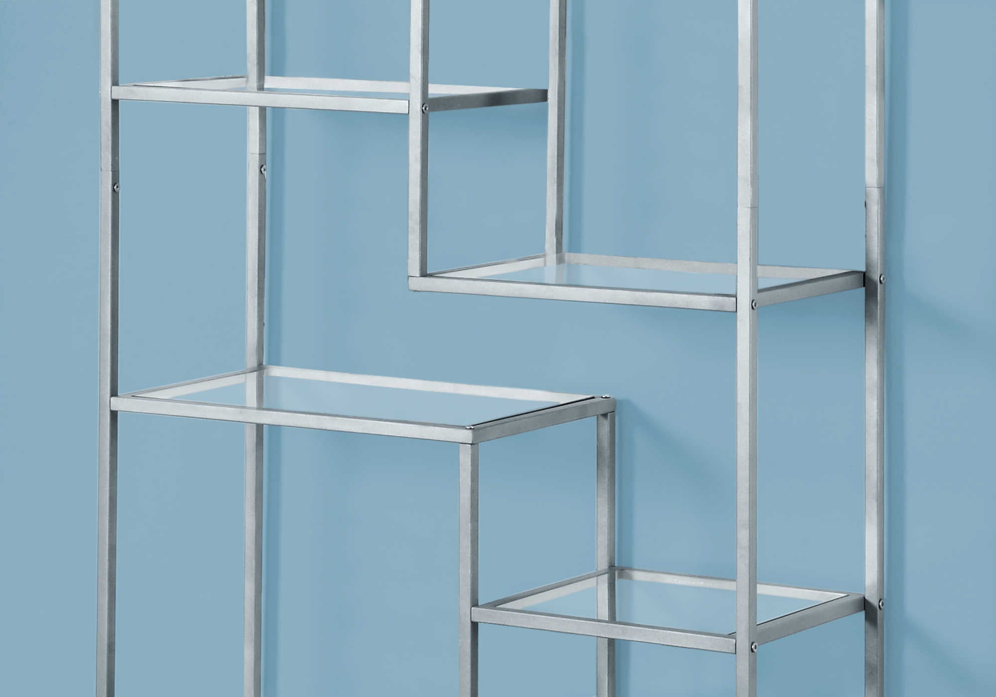 ETAGERE - 72"H / METAL ARGENT ET VERRE TREMPE – I 7158.