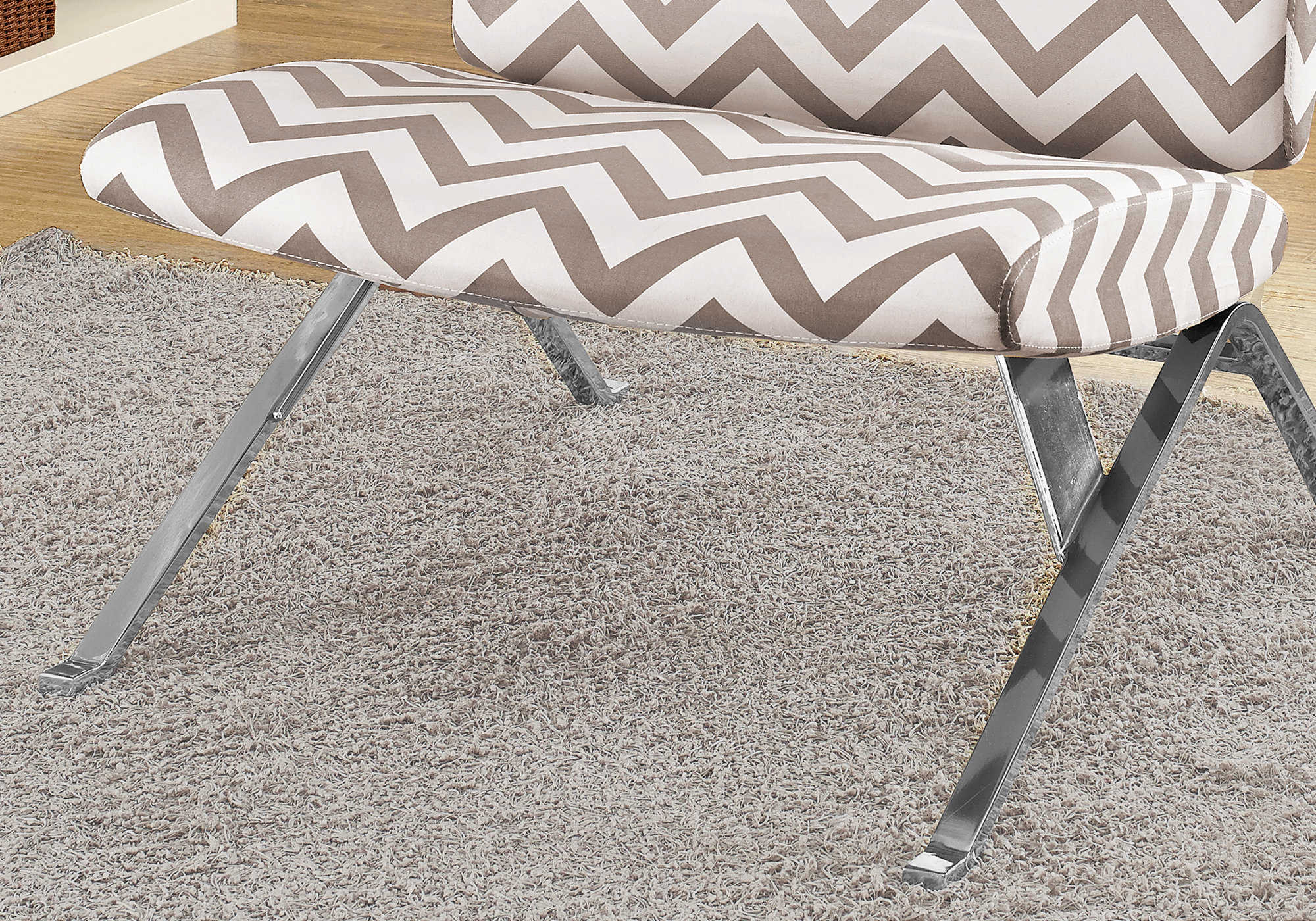 CHAISE D'APPOINT - TISSU " CHEVRON " TAUPE / CHROME – I 8137