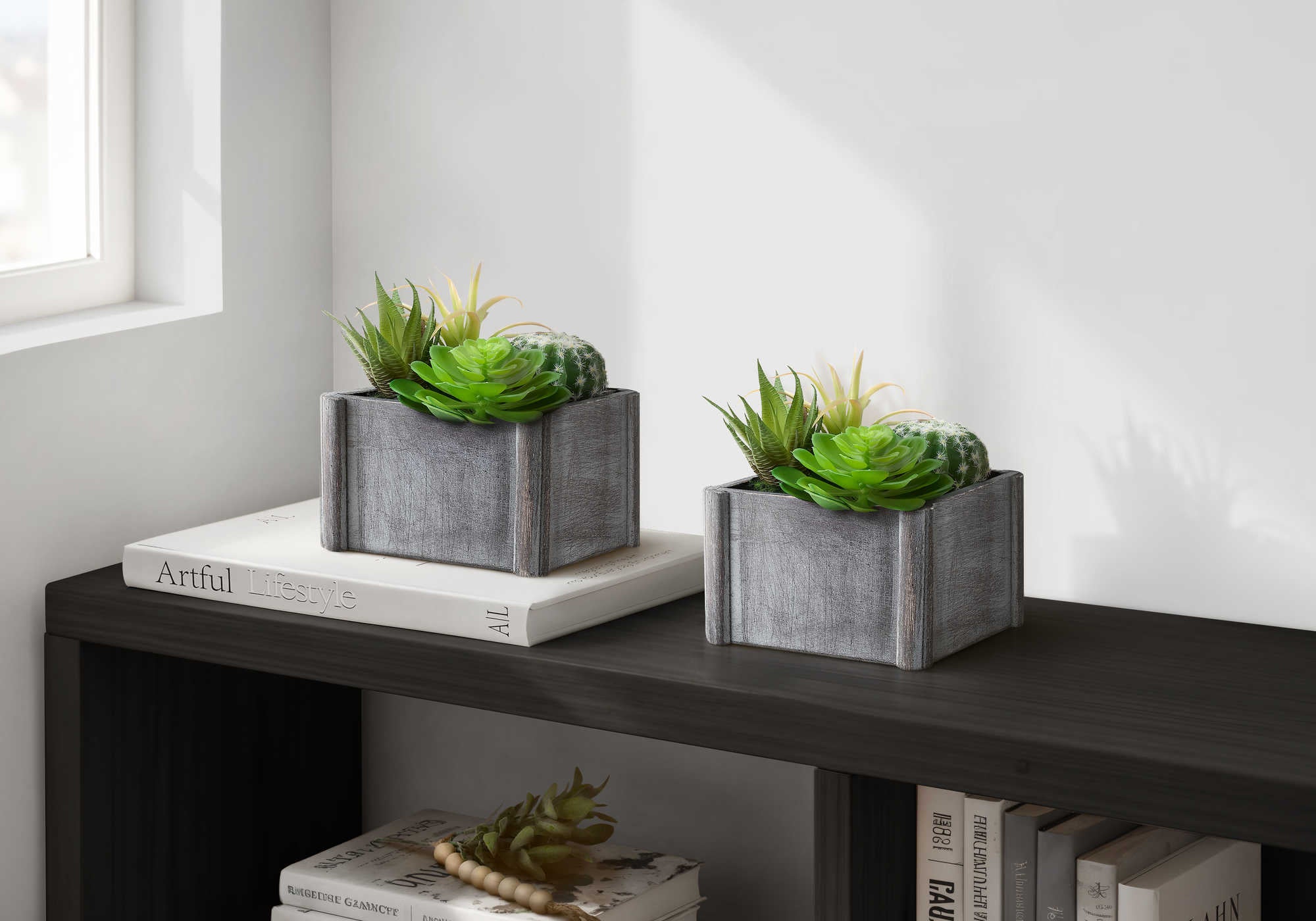 PLANTE ARTIFICIELLE - 2MCX / 8"H SUCCULENTE 7"X7" POT BOIS – I 9370