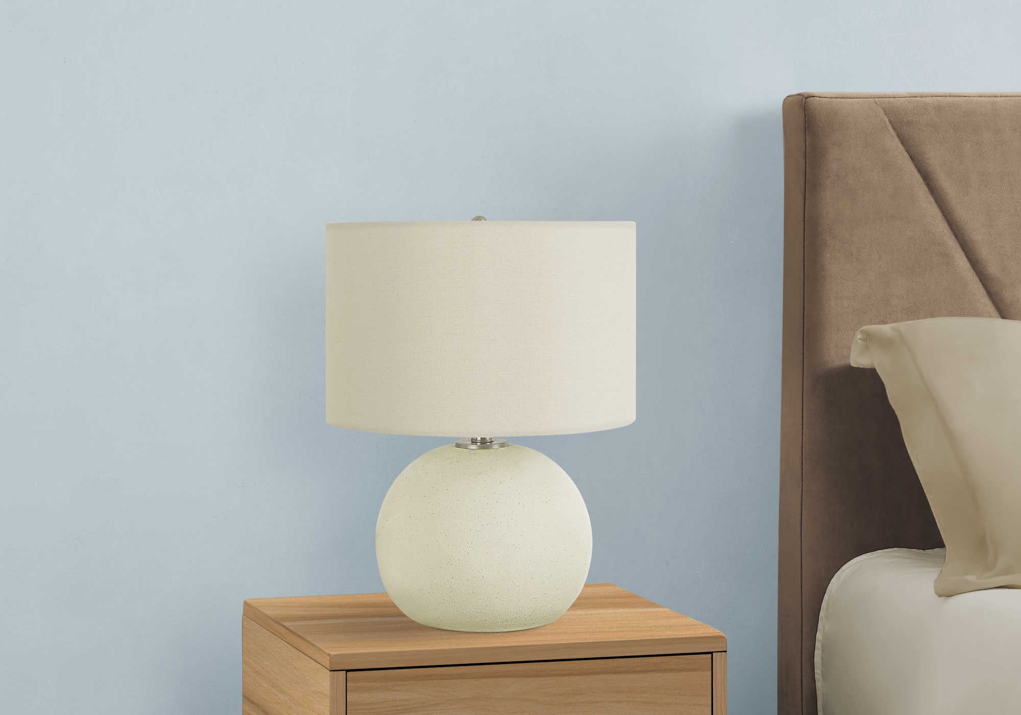 LUMINAIRE - 18"H LAMPE DE TABLE CREME CERAMIQUE / IVOIRE – I 9630.
