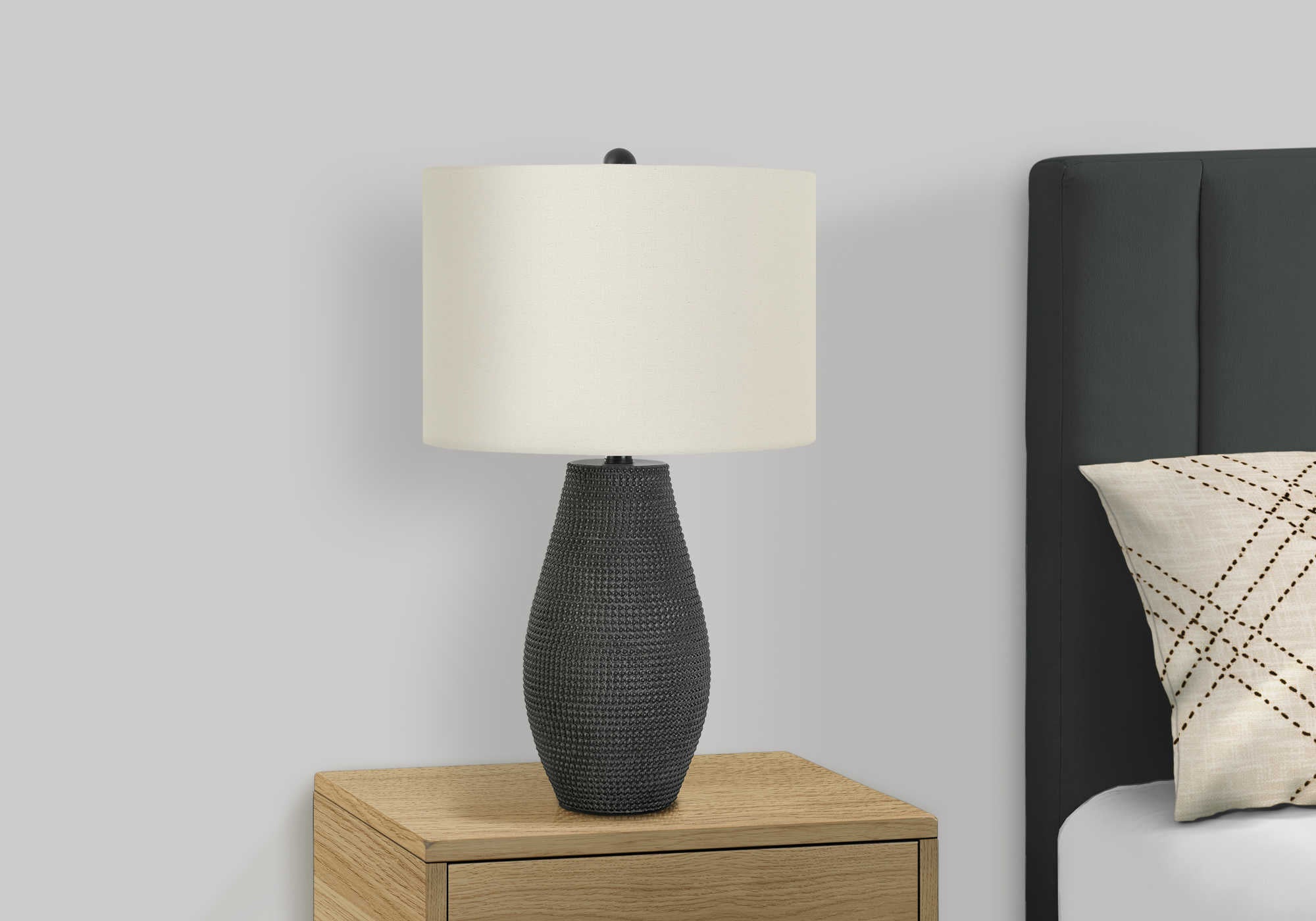 LUMINAIRE - 24"H LAMPE DE TABLE NOIR RESINE / IVOIRE – I 9655.