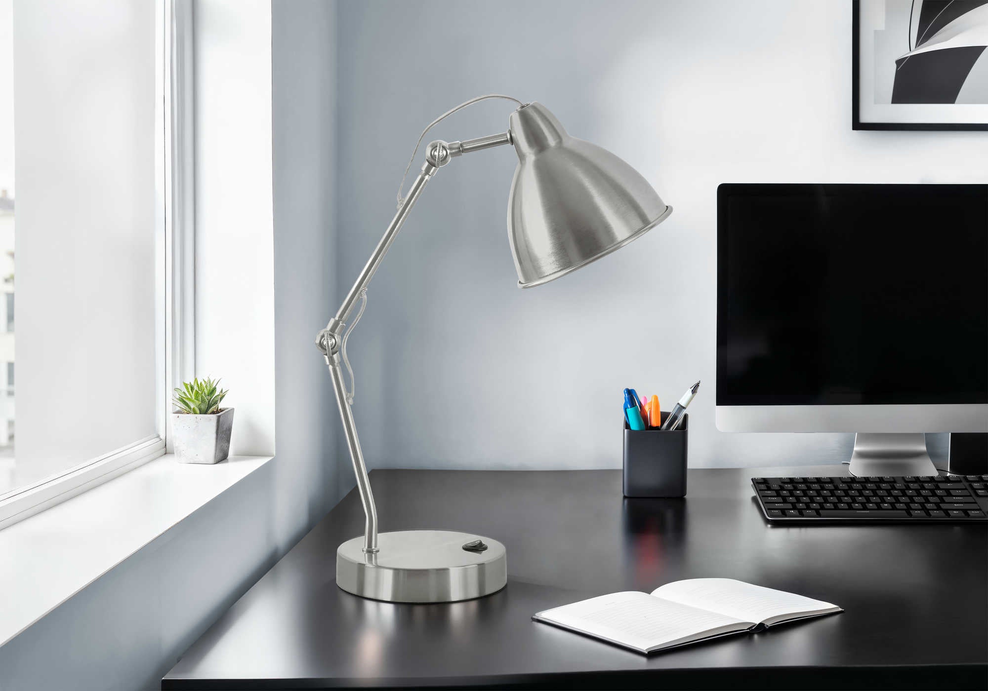 LUMINAIRE - 17"H LAMPE DE TABLE NICKEL METAL/NICKEL/USB – I 9659.