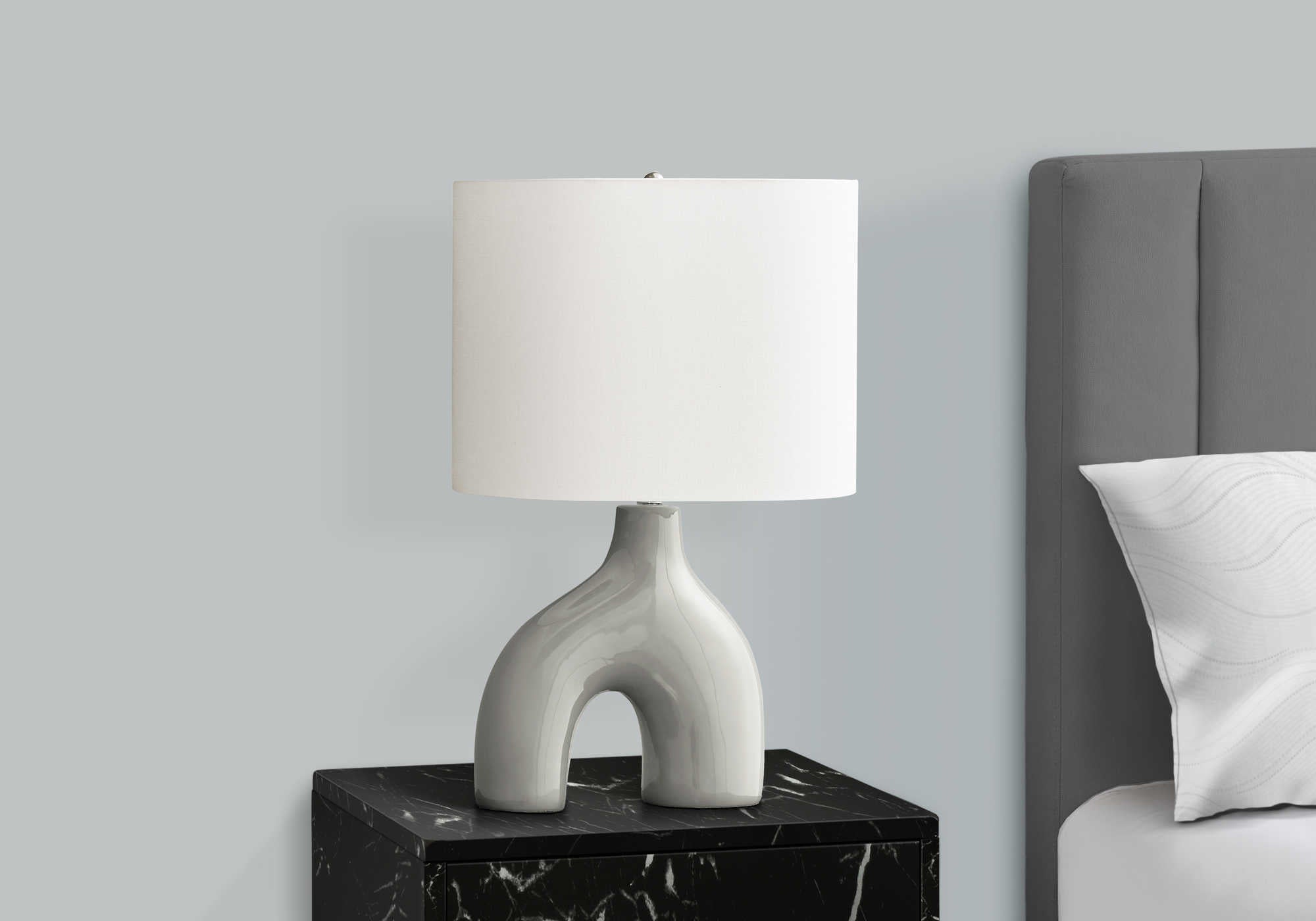 LUMINAIRE - 25"H LAMPE DE TABLE GRIS CERAMIQUE / IVOIRE – I 9661.