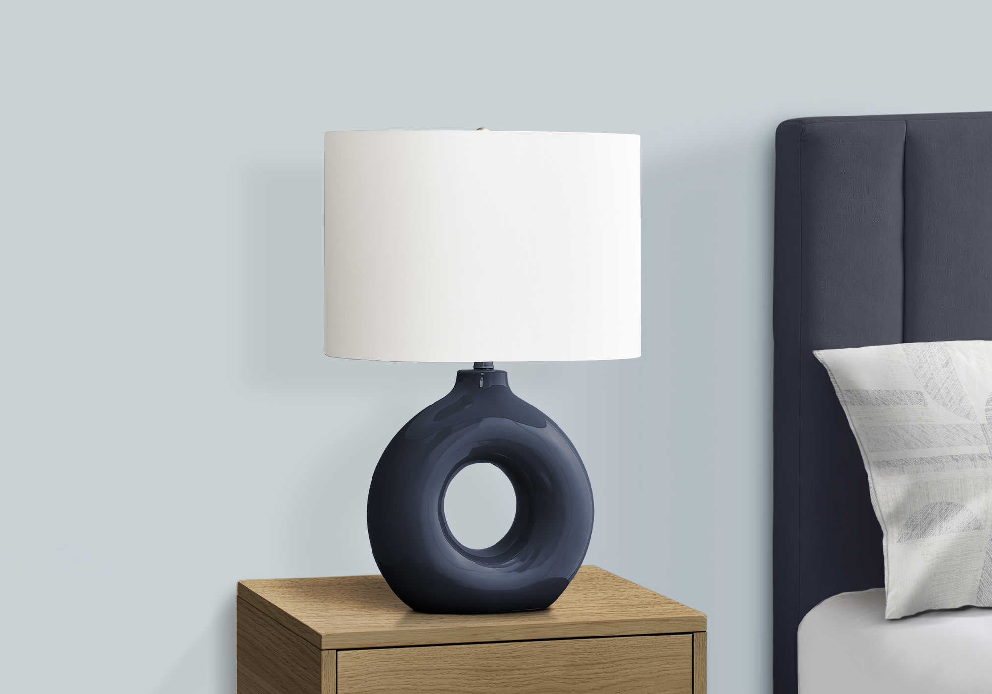 LUMINAIRE - 24"H LAMPE DE TABLE BLEU CERAMIQUE / IVOIRE – I 9670.