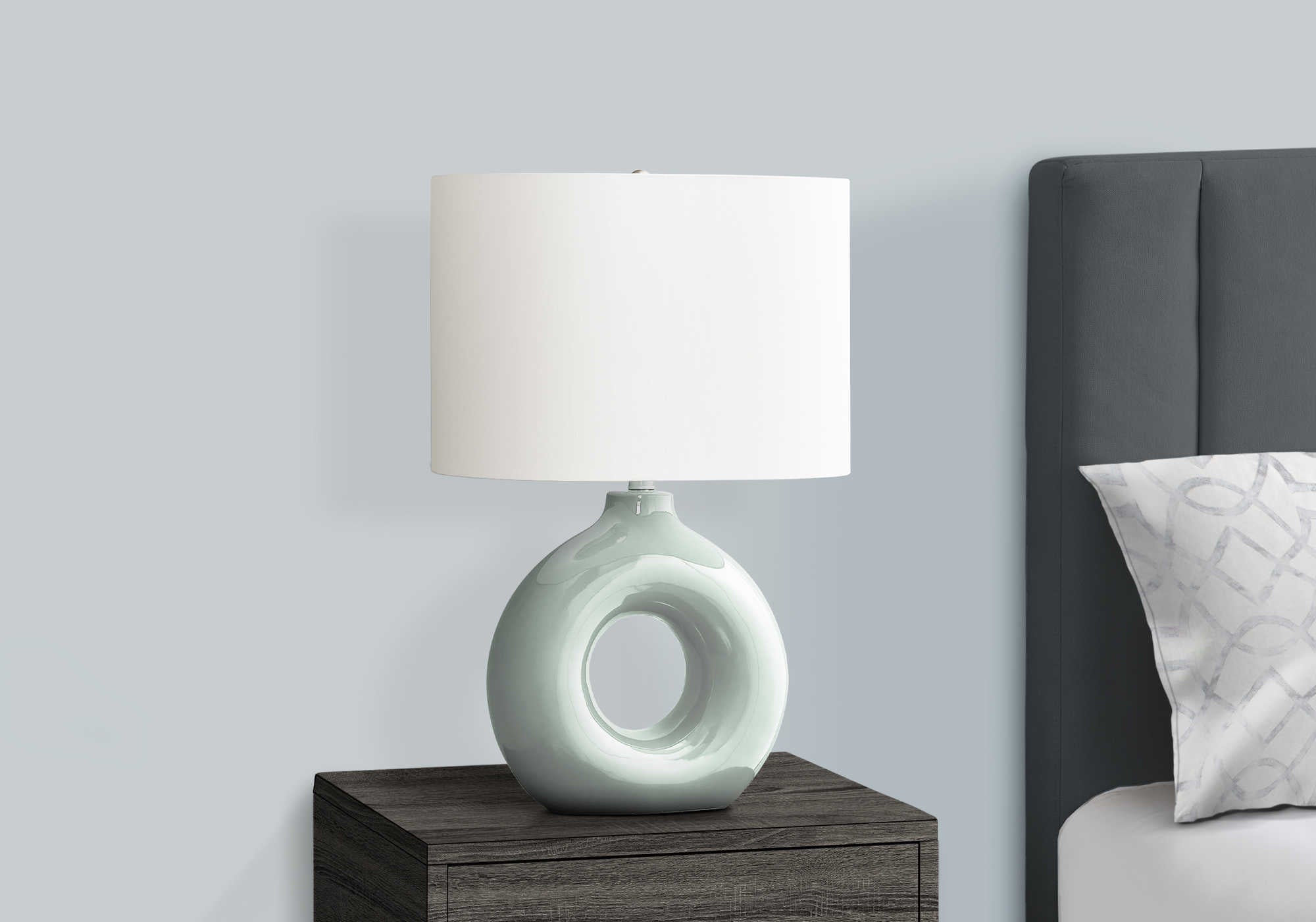 LUMINAIRE - 24"H LAMPE DE TABLE VERT CERAMIQUE / IVOIRE – I 9671.