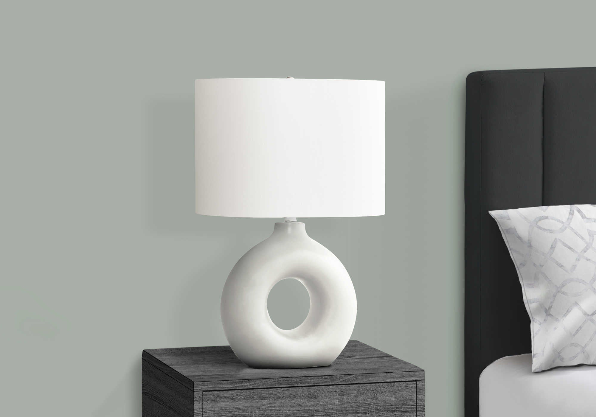 LUMINAIRE - 24"H LAMPE DE TABLE BLANC CERAMIQUE / IVOIRE – I 9672.