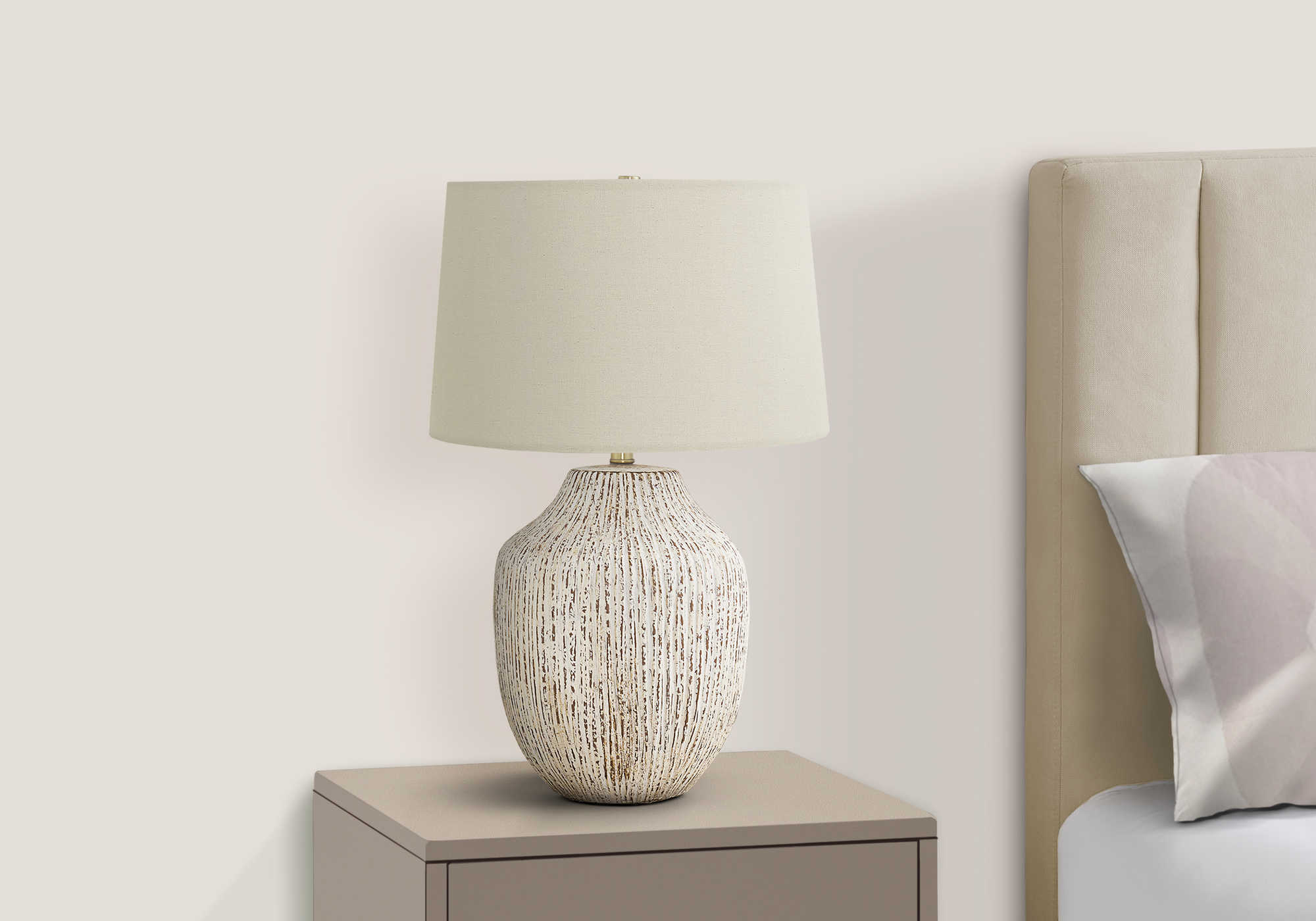 LUMINAIRE - 26"H LAMPE DE TABLE CREME CERAMIQUE / IVOIRE – I 9719.