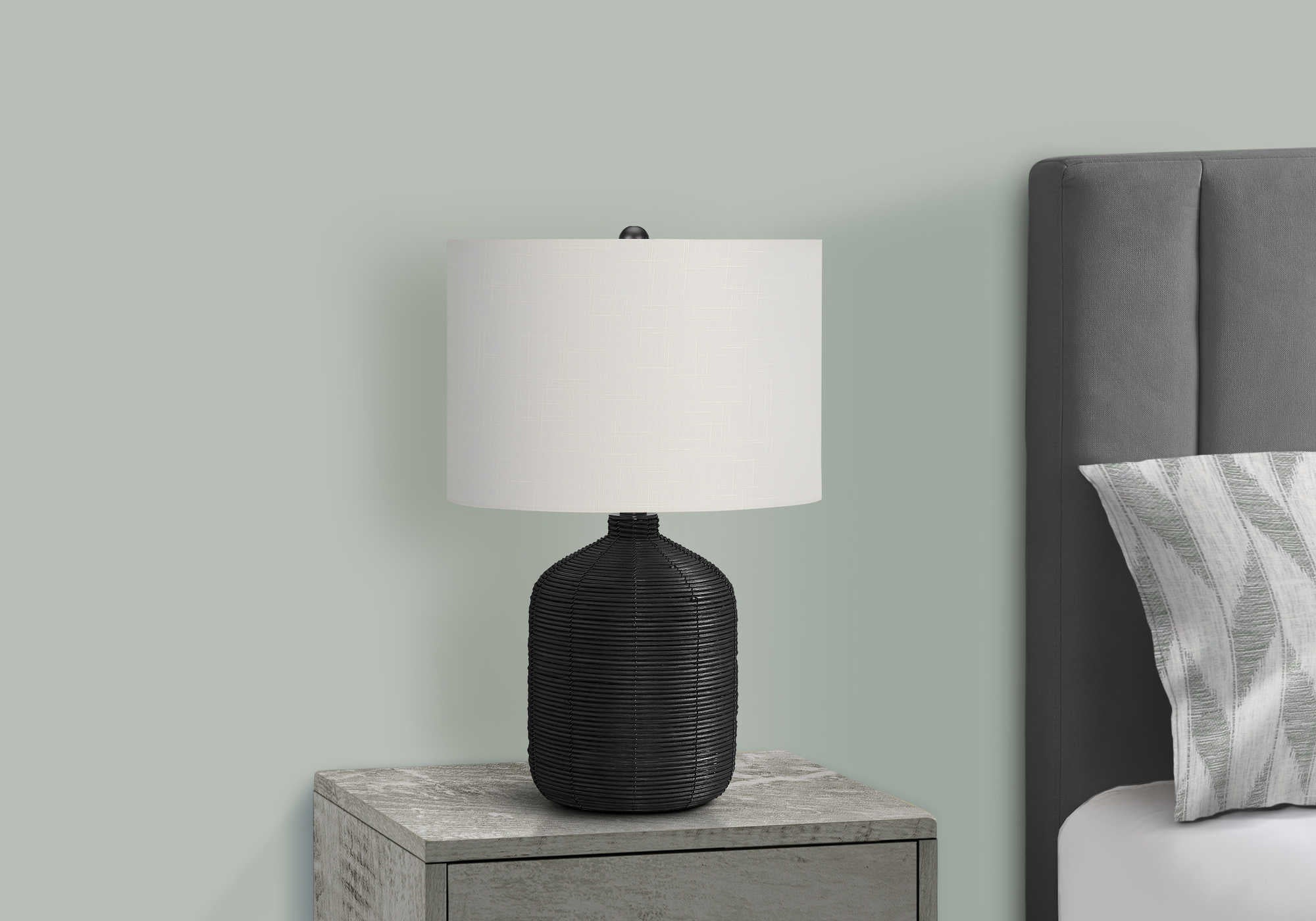 LUMINAIRE - 23"H LAMPE DE TABLE NOIR ROTIN / IVOIRE – I 9734.