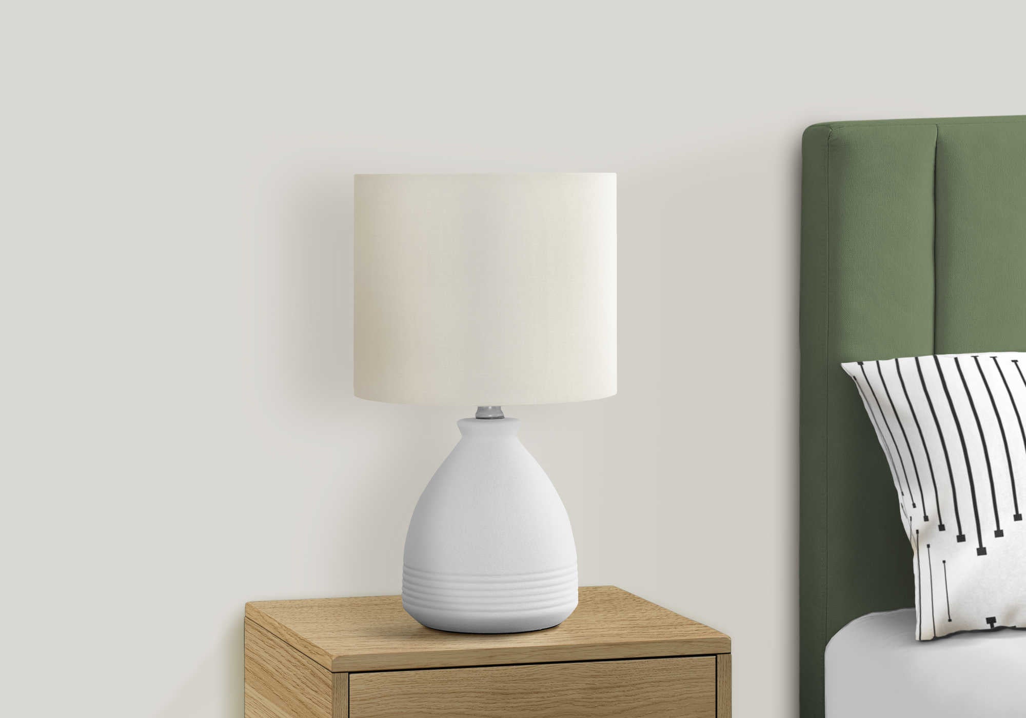 LUMINAIRE - 17"H LAMPE DE TABLE CREME CERAMIQUE / IVOIRE – I 9741.