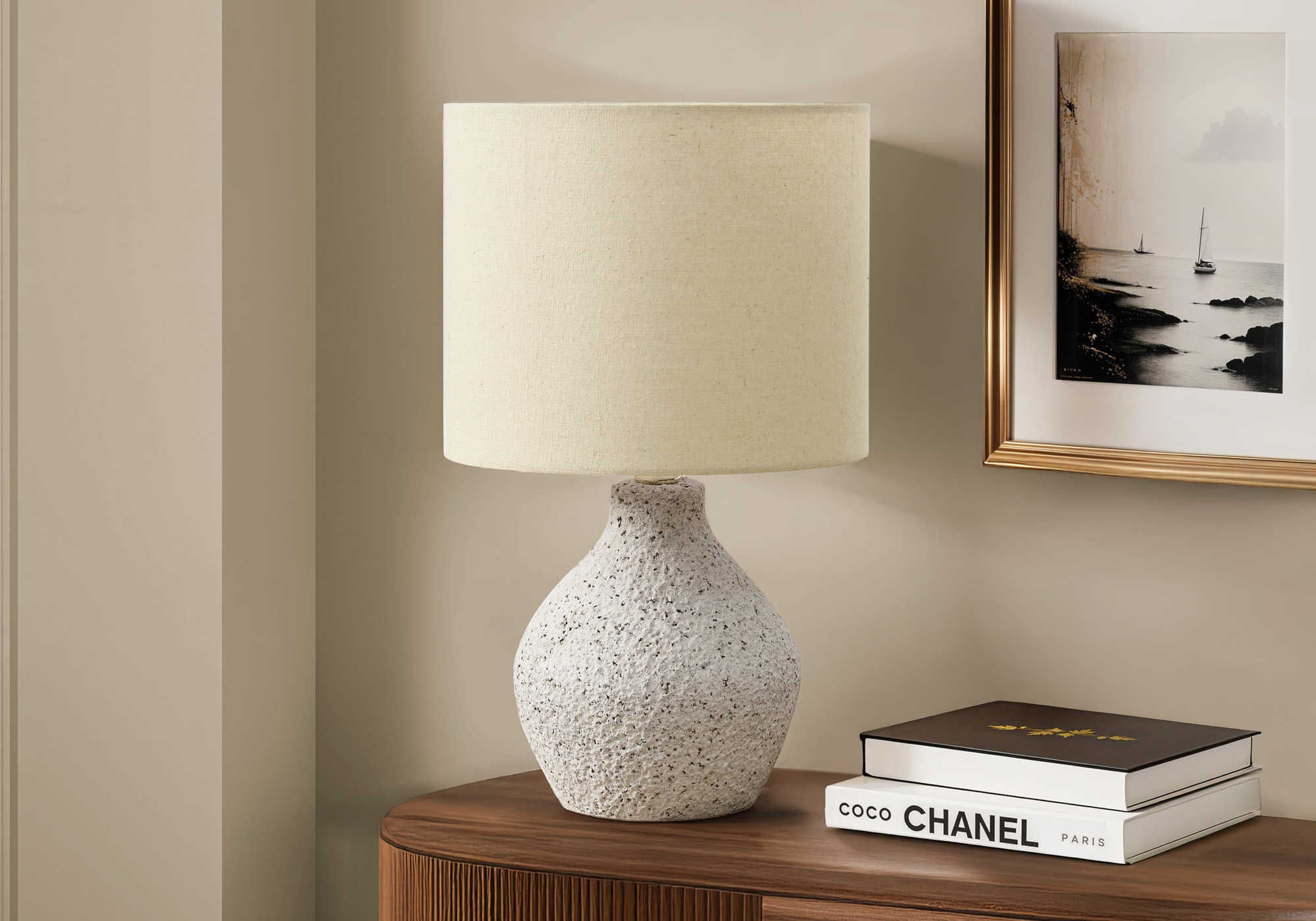 LUMINAIRE - 16"H LAMPE DE TABLE BEIGE RESINE / BEIGE – I 9770