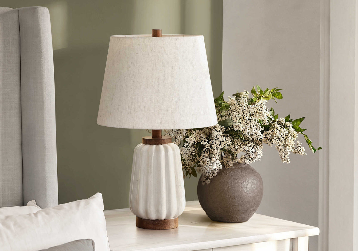 LUMINAIRE - 21"H LAMPE DE TABLE RESINE IVOIRE - BRUN / BEIGE – I 9798