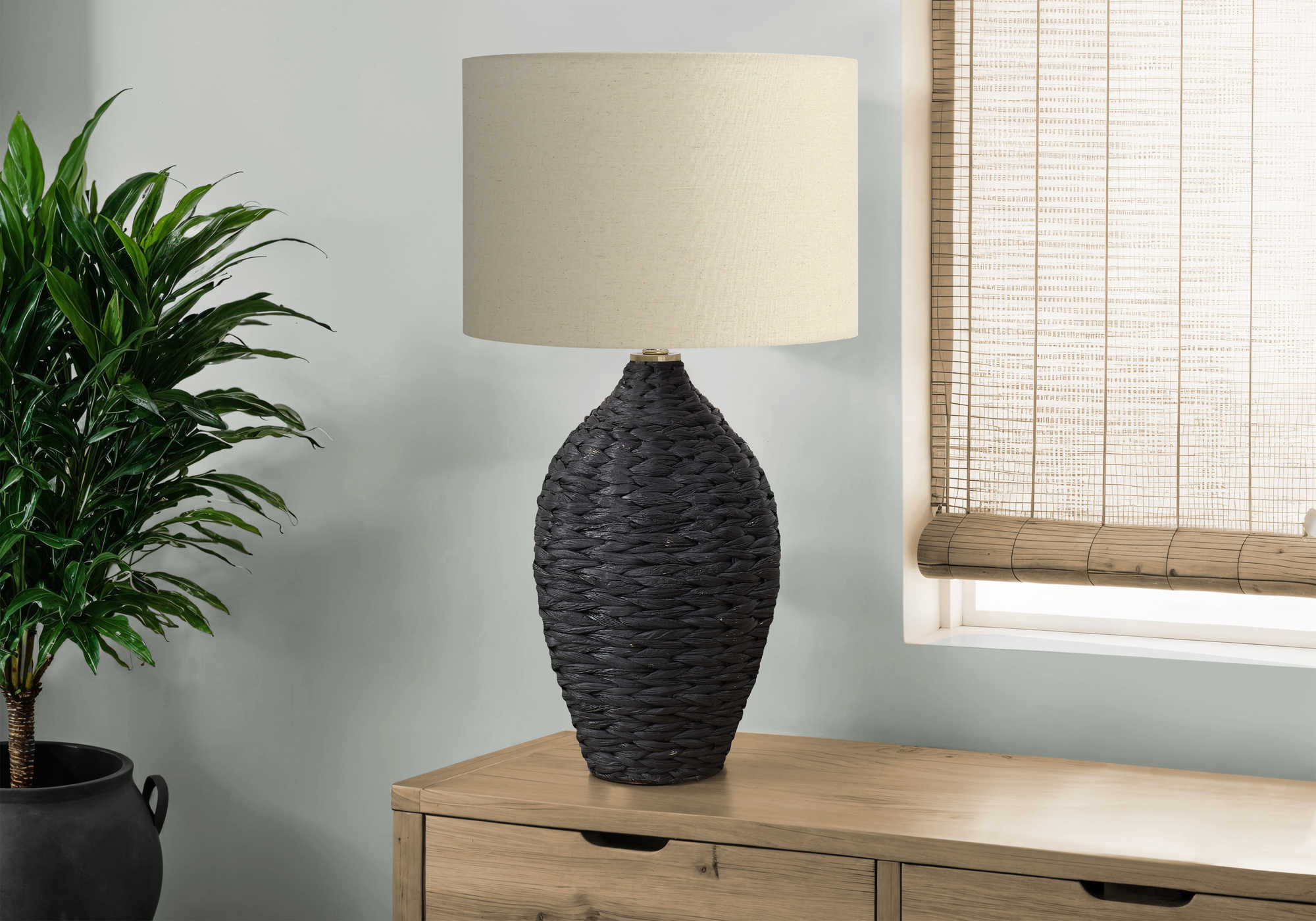 LUMINAIRE - 30"H LAMPE DE TABLE NOIR ROTIN / BEIGE – I 9918